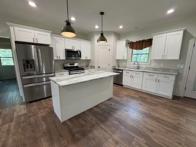320 HAWTHORNE LN