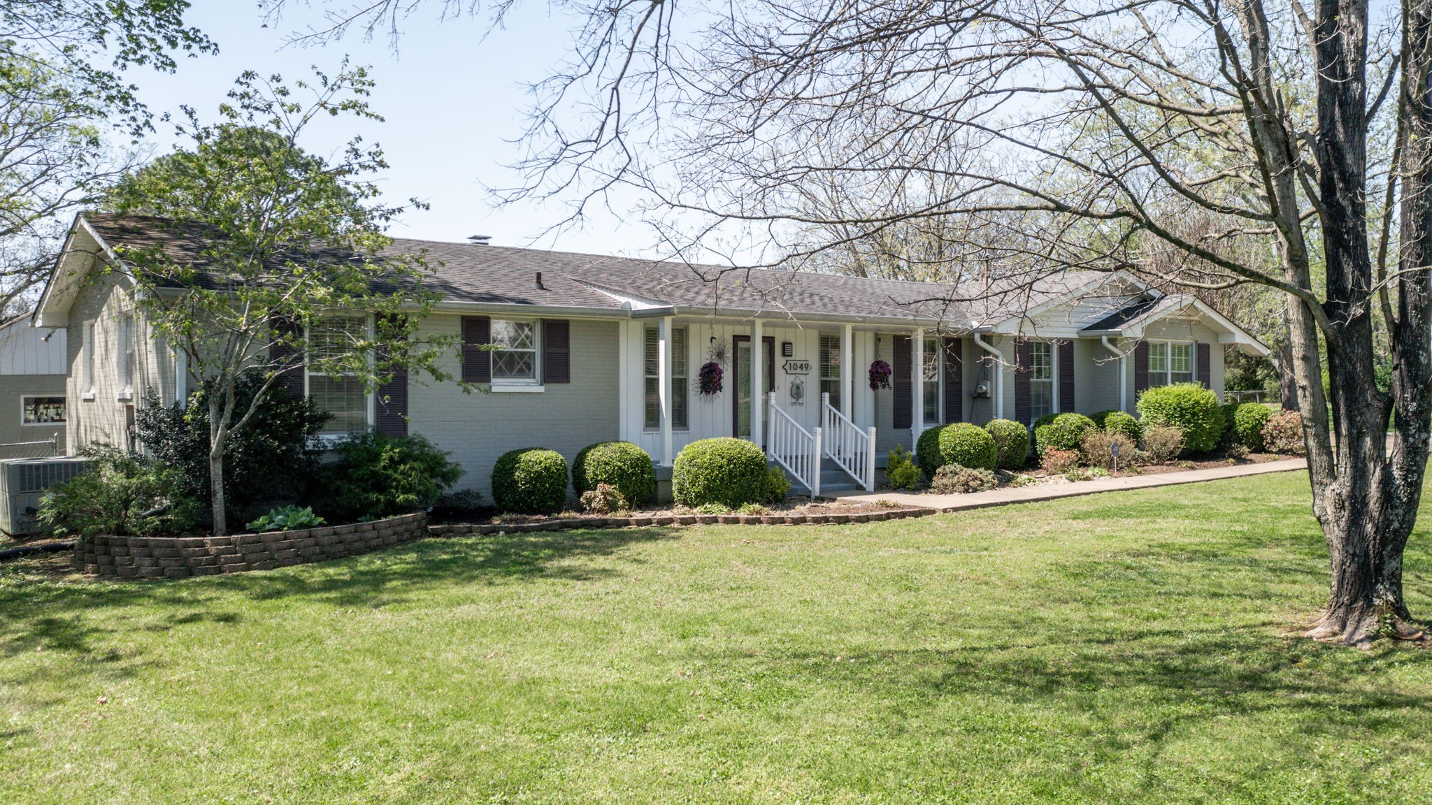 1049 Fontaine Dr