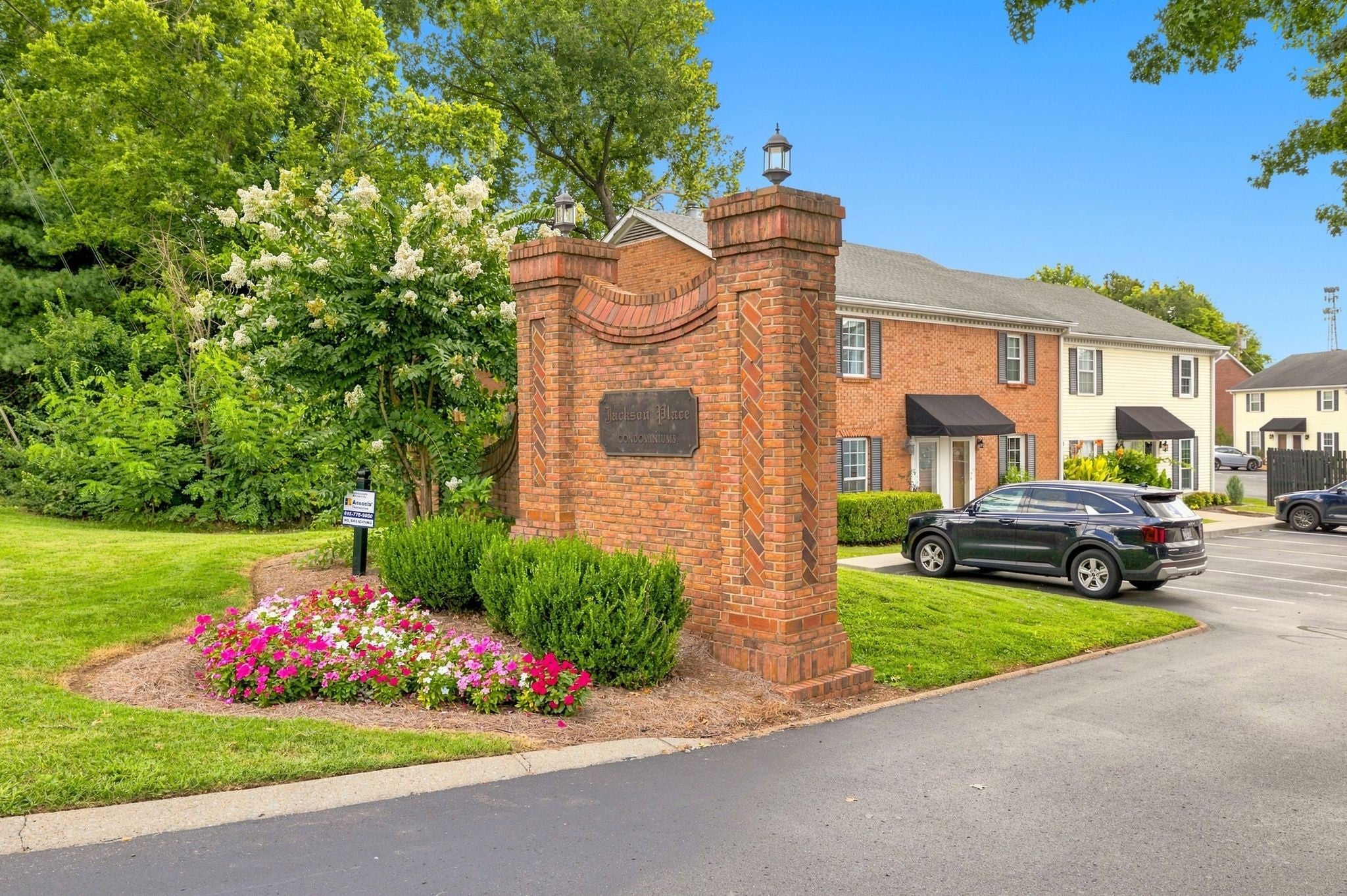 2-bed listing at 200 N Royal Oaks Blvd C1, Franklin