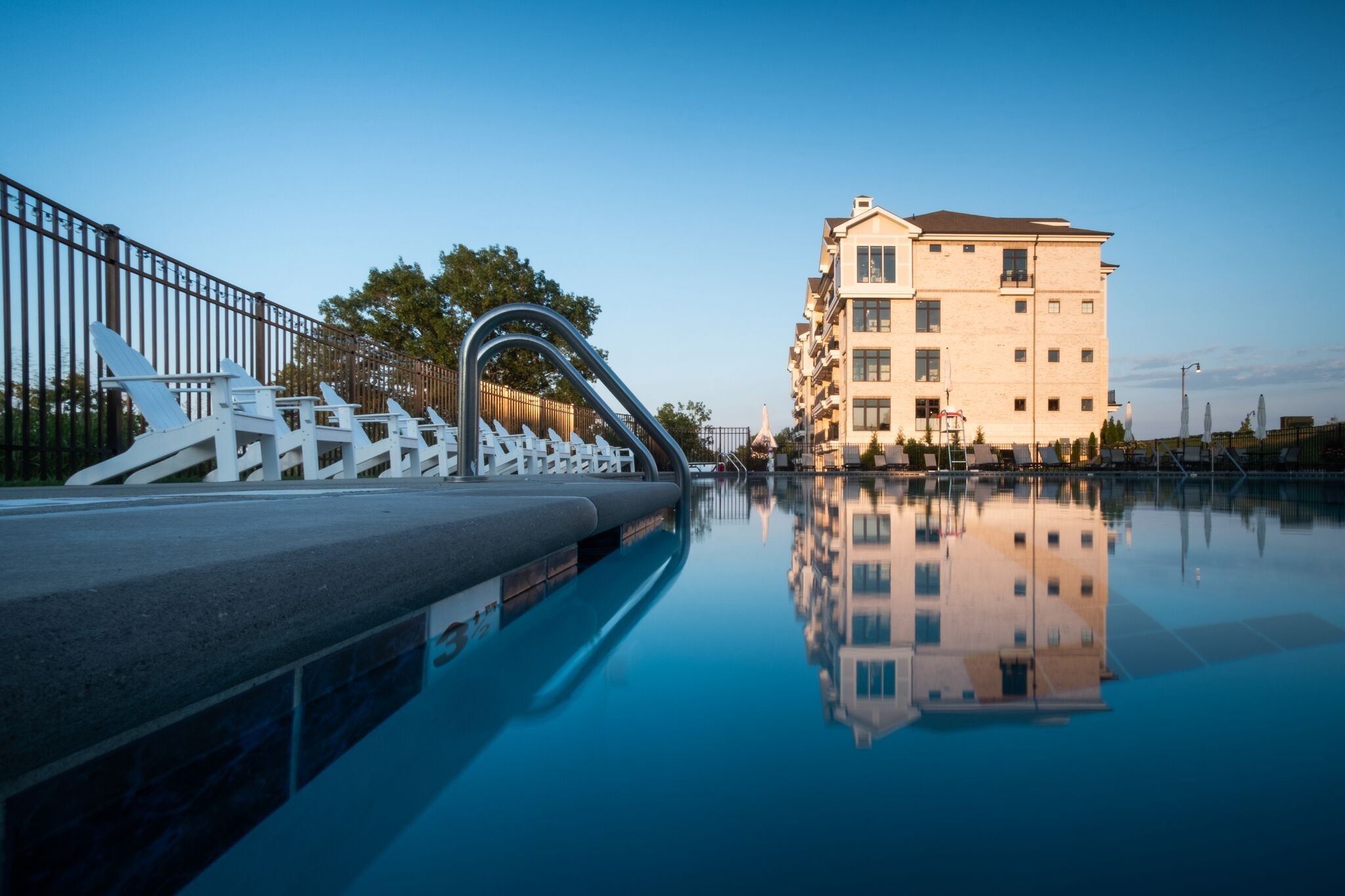 1024 Club View Dr F202