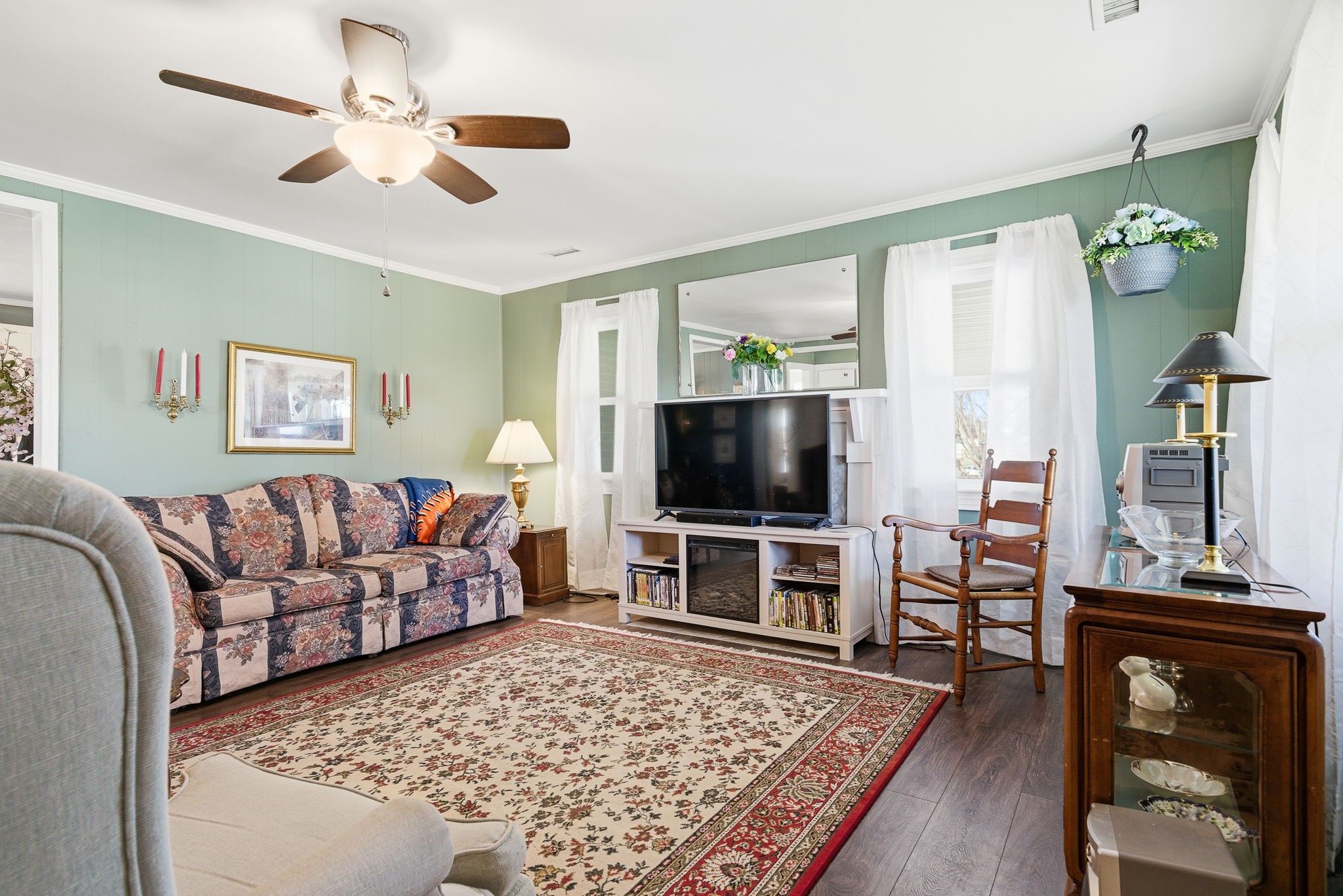 143 Double Springs Rd