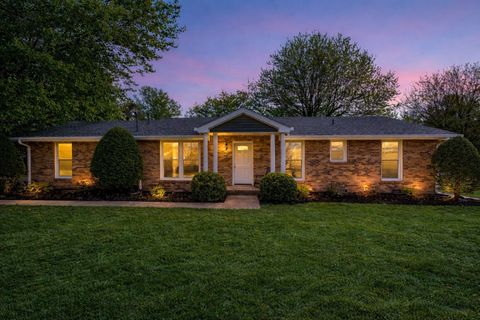 135 Dana Dr Hendersonville TN 37075