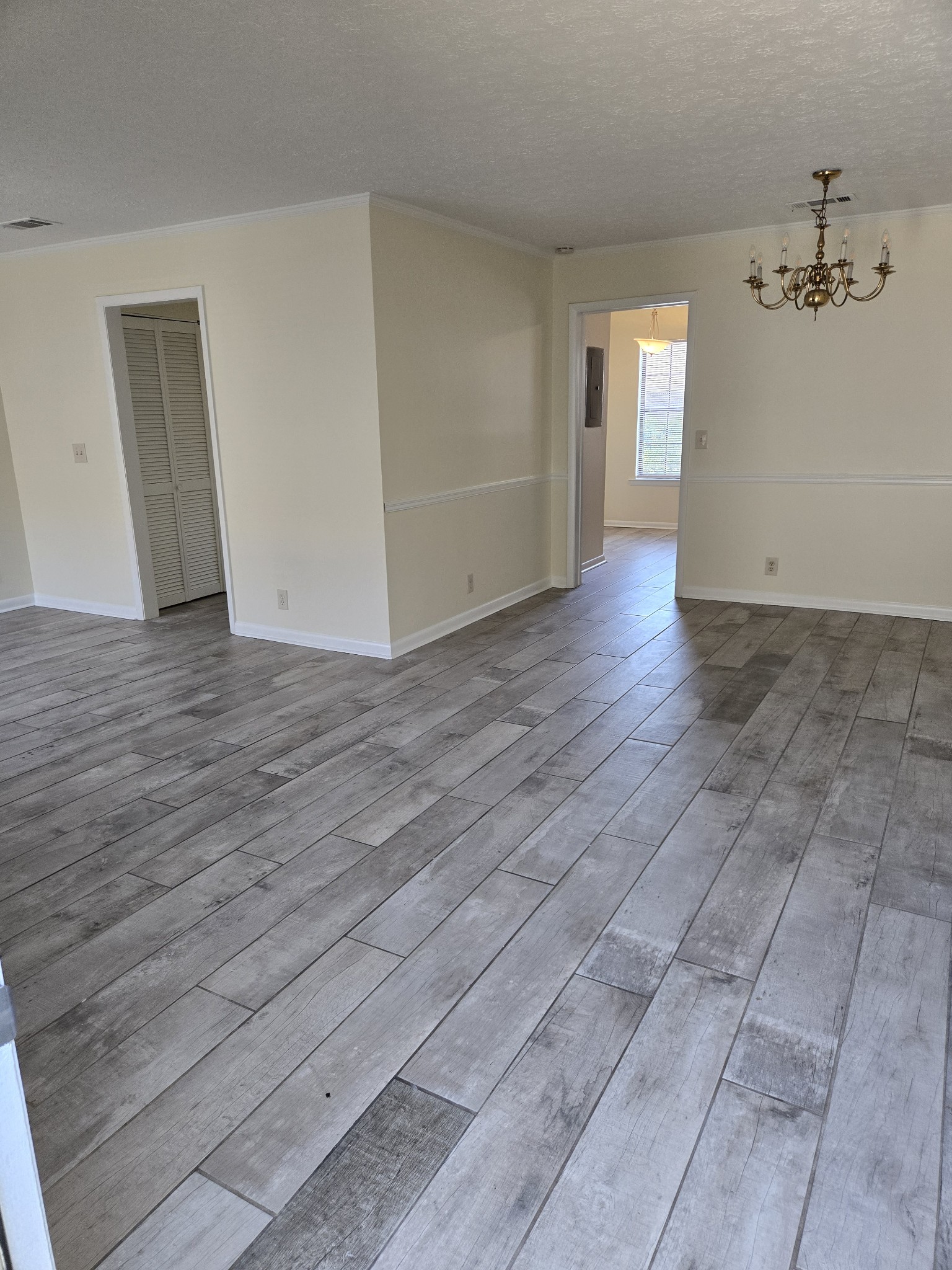 Photo 1 of 14 — 255 Mayflower Ln N, Madison, TN 37115