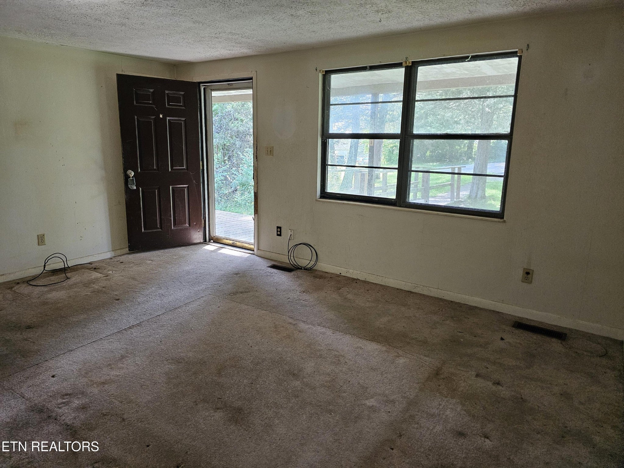 341 Warwick Lane