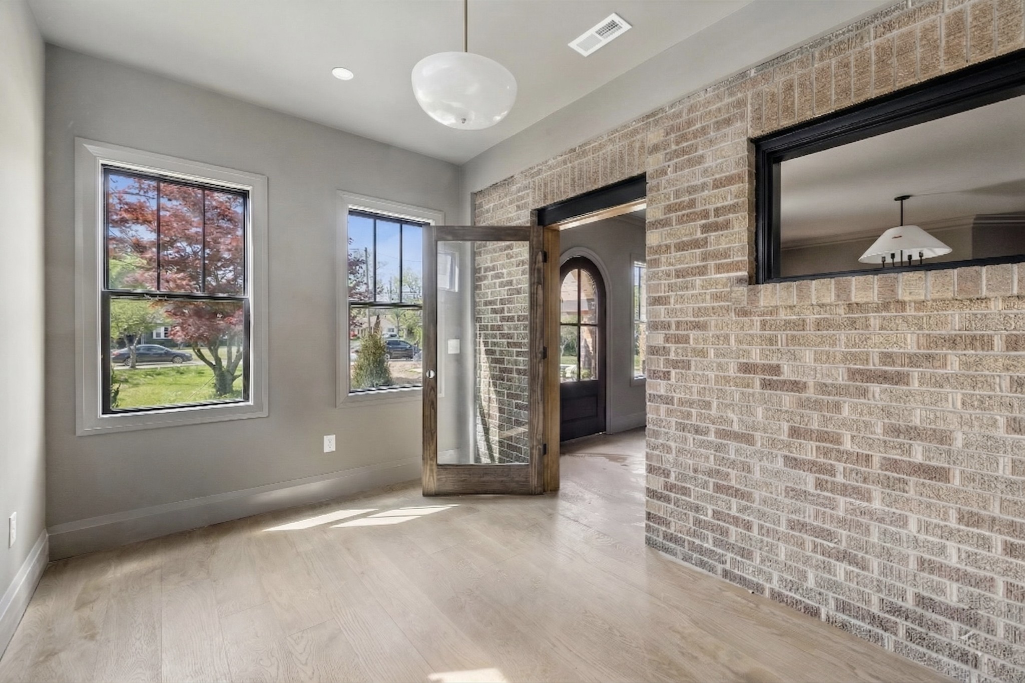 1313 Riverside Dr