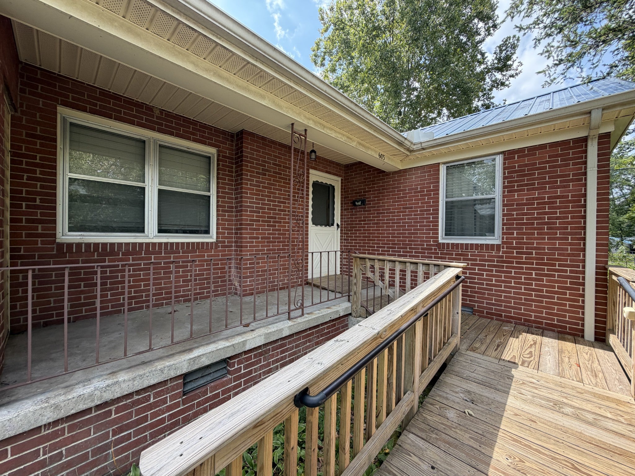 603 Circle Dr
