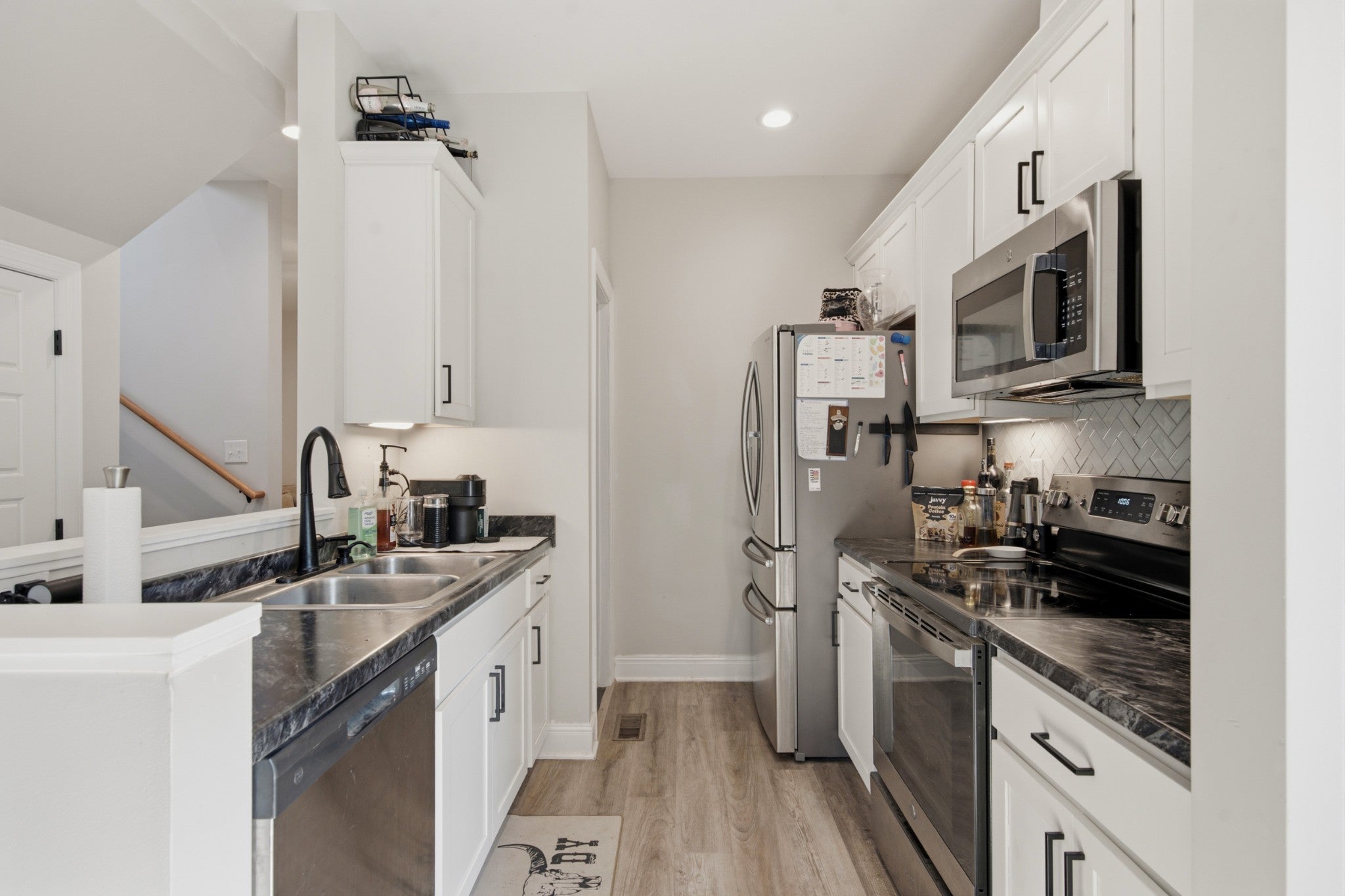 201 16th Ave E