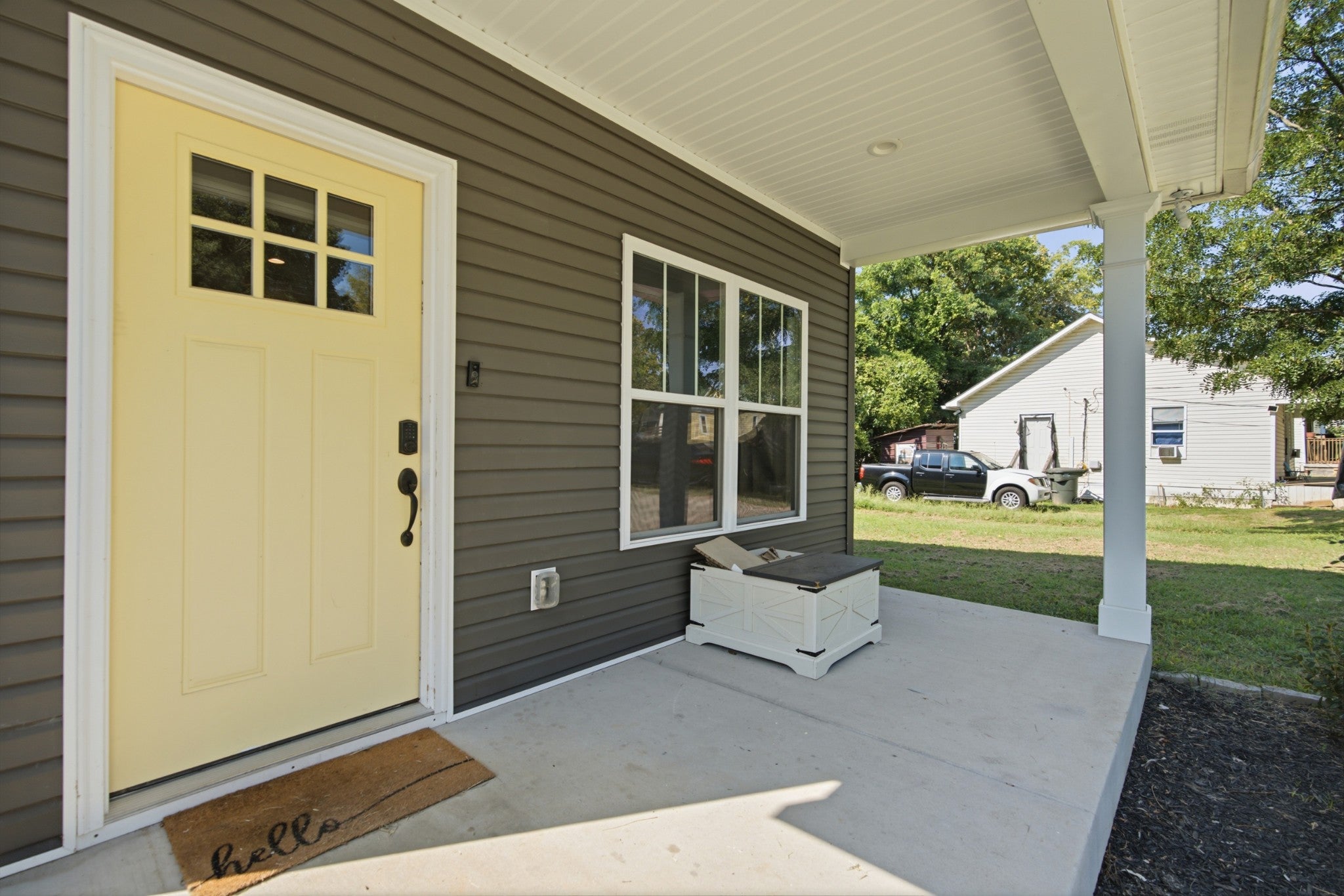 201 16th Ave E