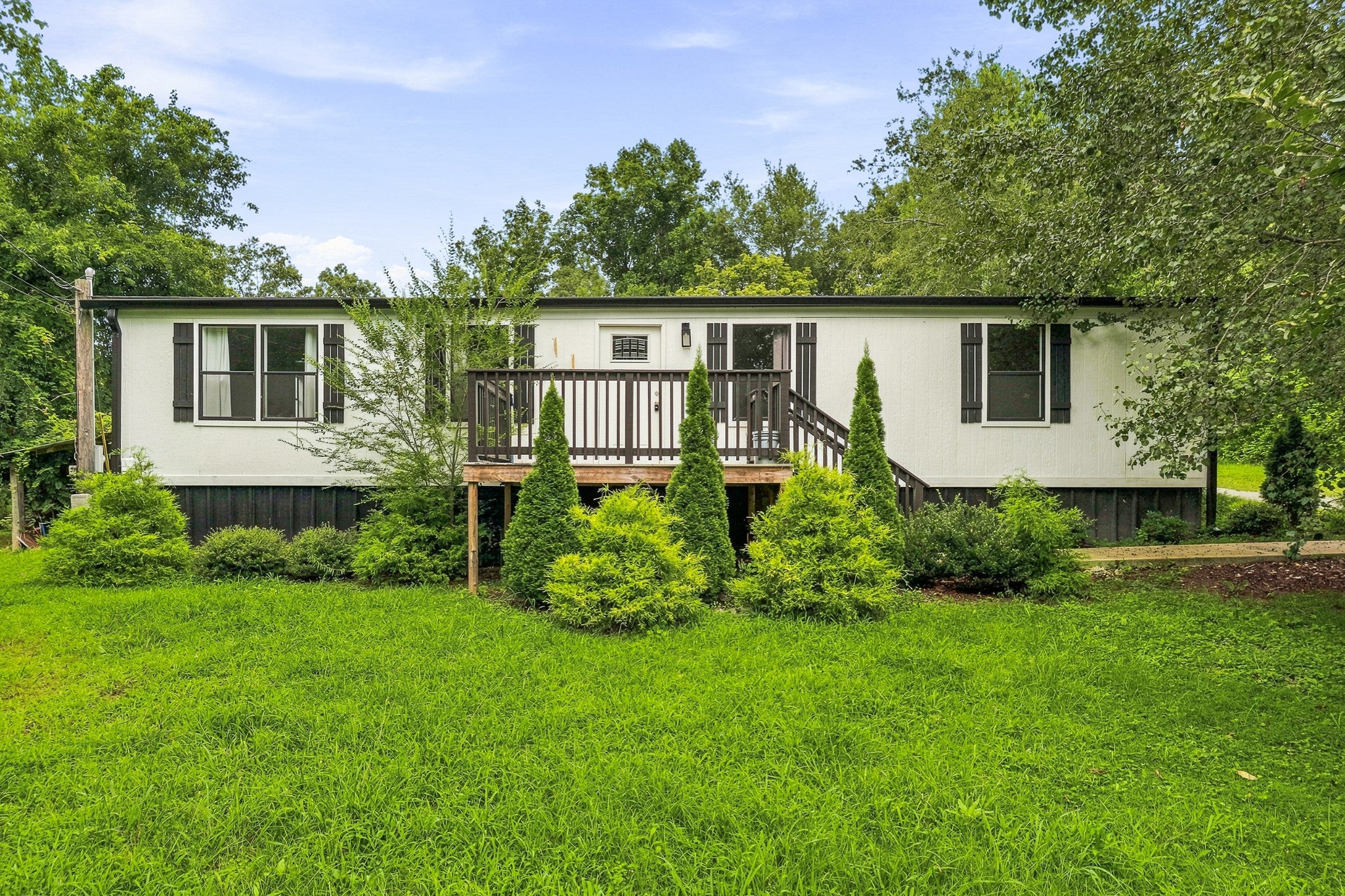 563 Sunset Point Rd