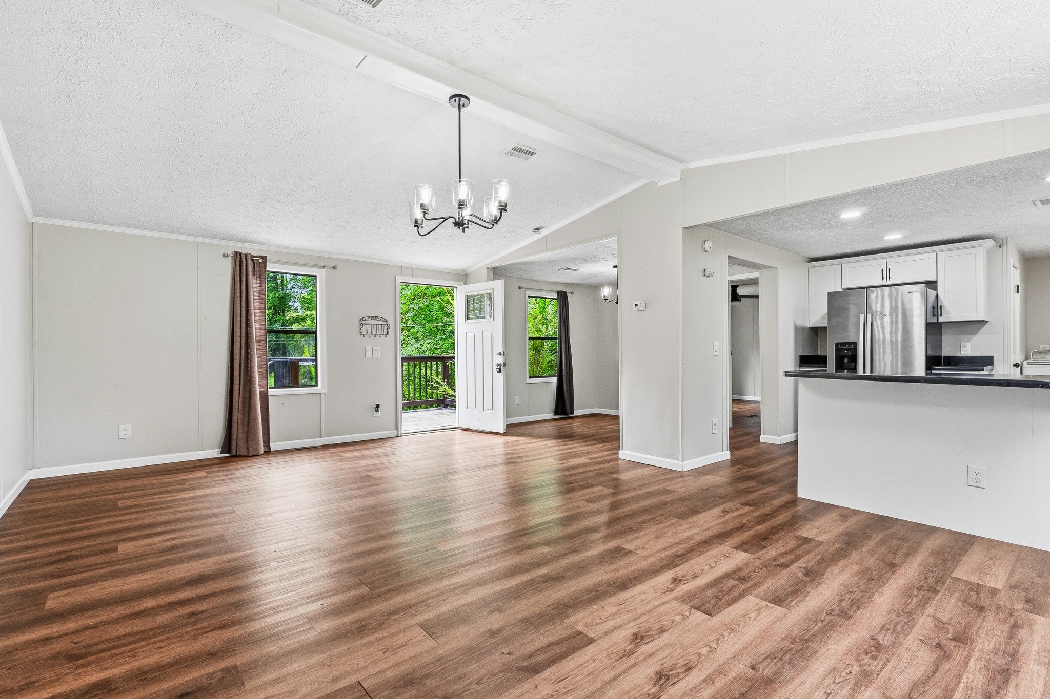 563 Sunset Point Rd