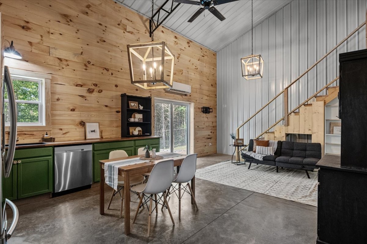 431 Old Highway 49