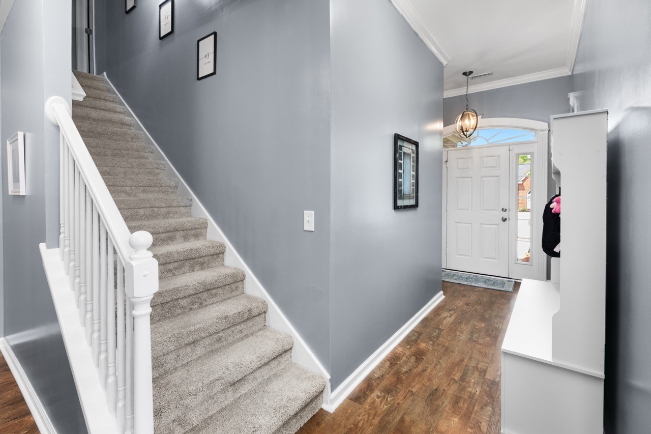1085 Nealcrest Cir