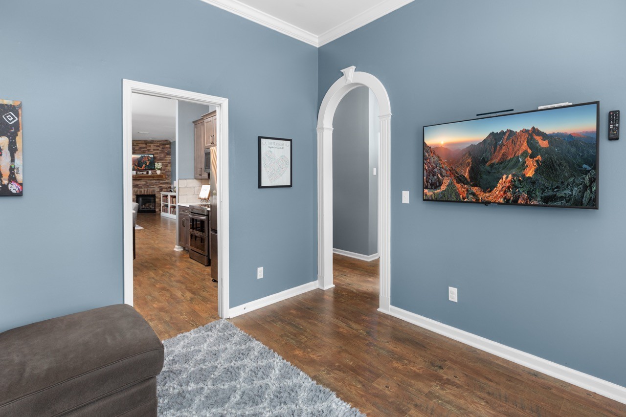 1085 Nealcrest Cir