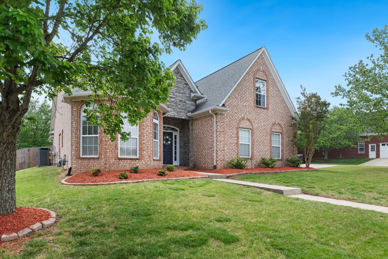 1085 Nealcrest Cir