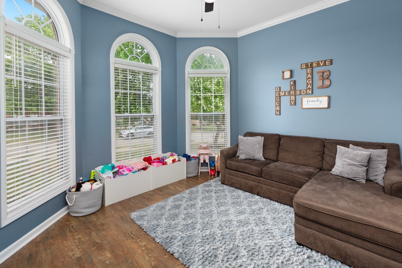 1085 Nealcrest Cir