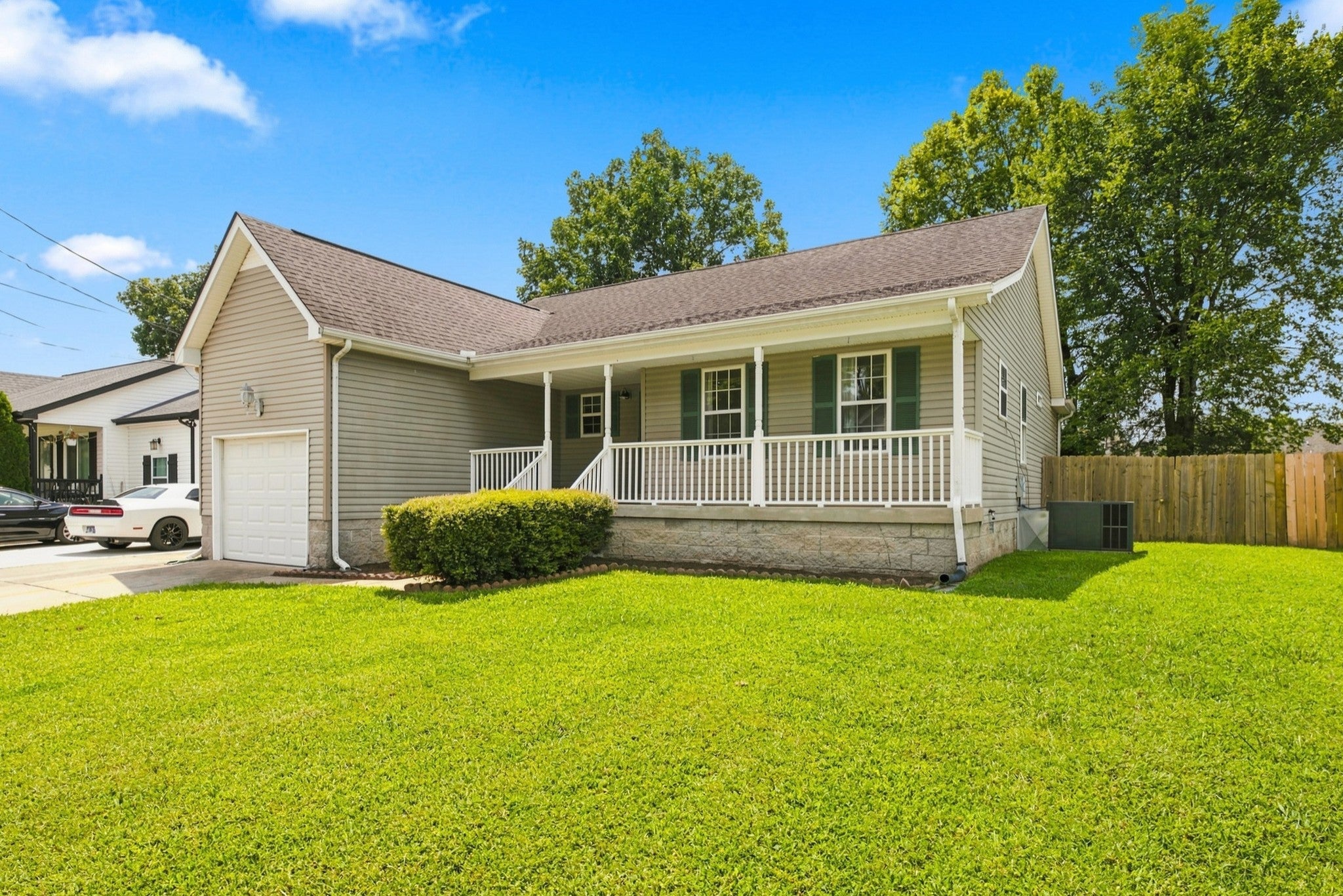 1420 Laurel Oak Dr