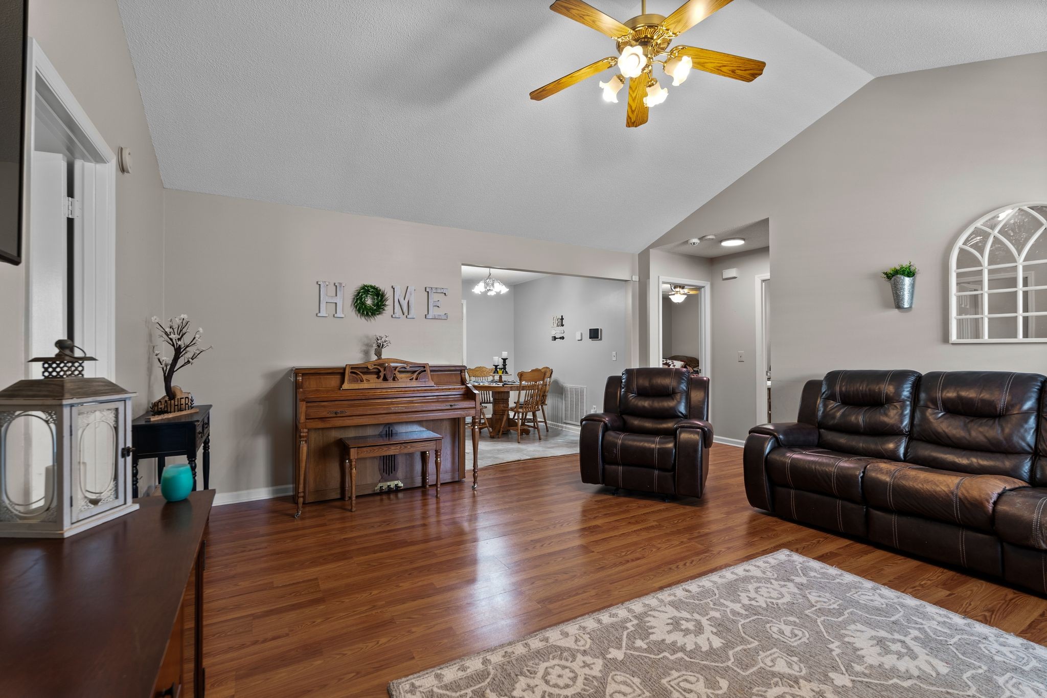 3114 Penny Ln
