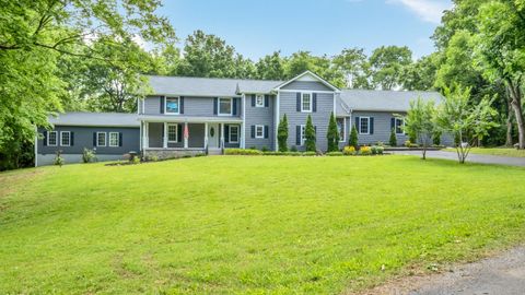 557 Forest Retreat Rd Hendersonville TN 37075