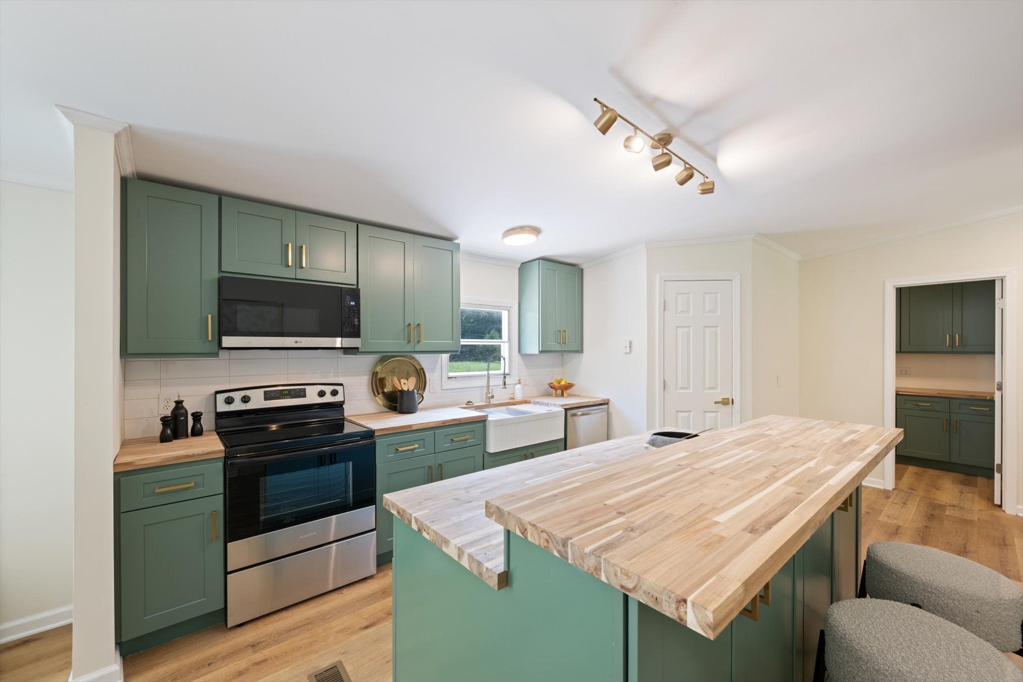 334 Deer Point Rd