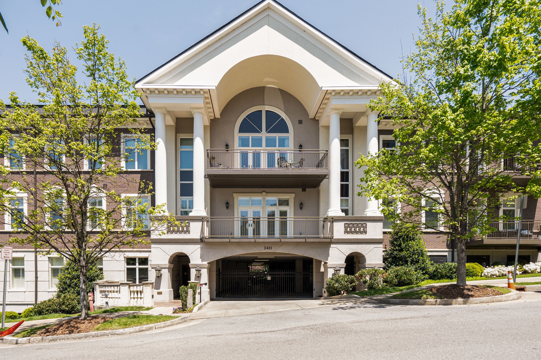 2411 Crestmoor Rd 104