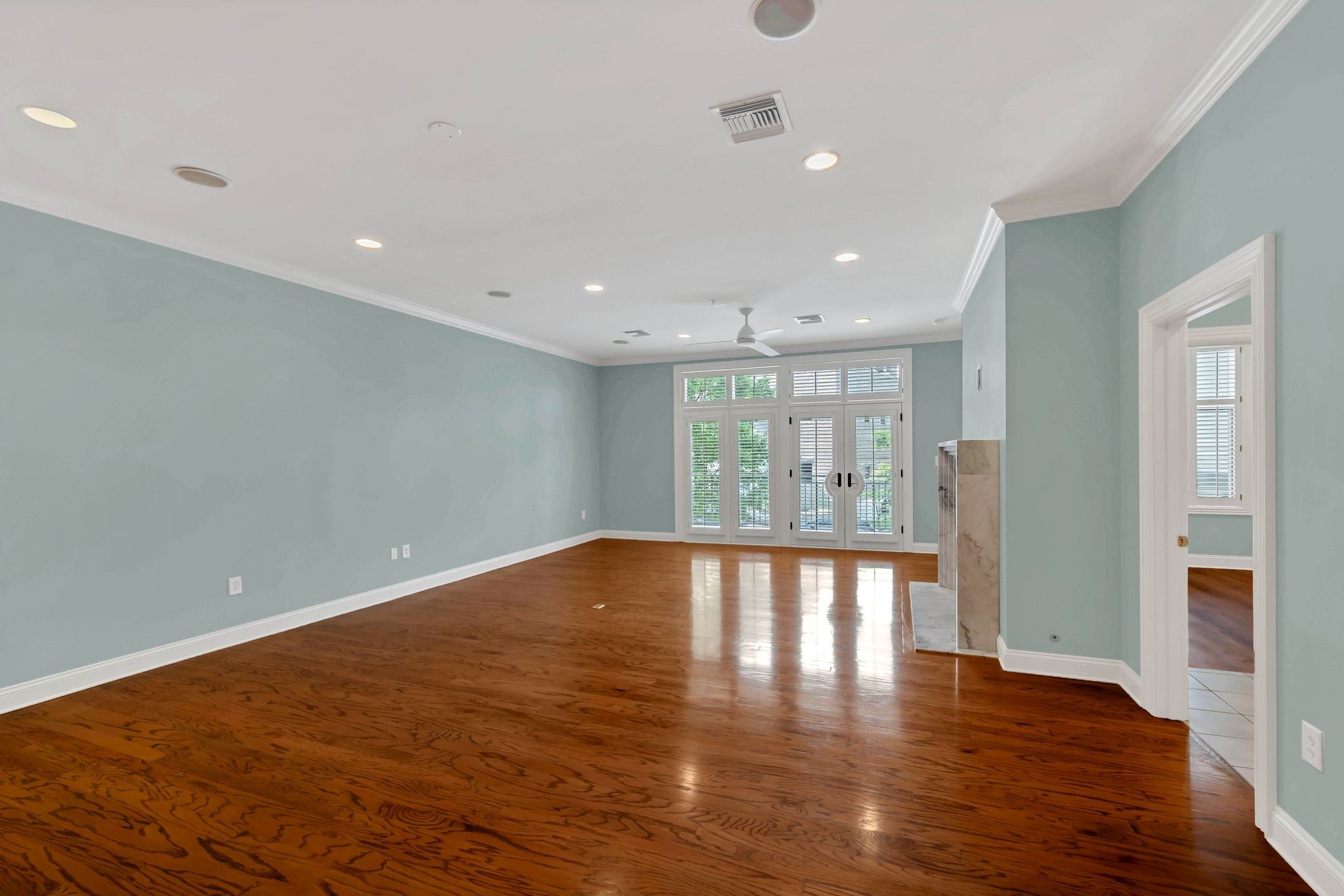 2411 Crestmoor Rd 104