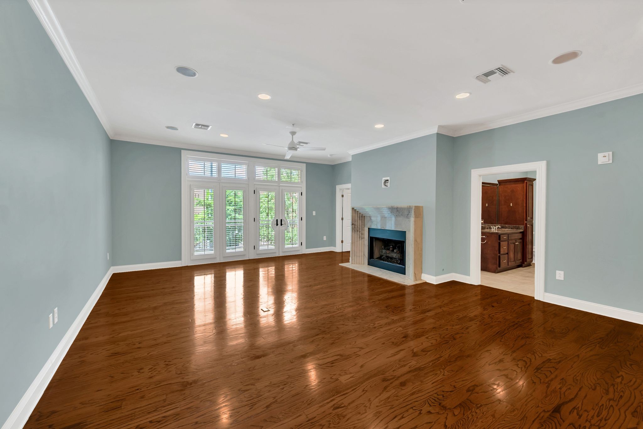 2411 Crestmoor Rd 104