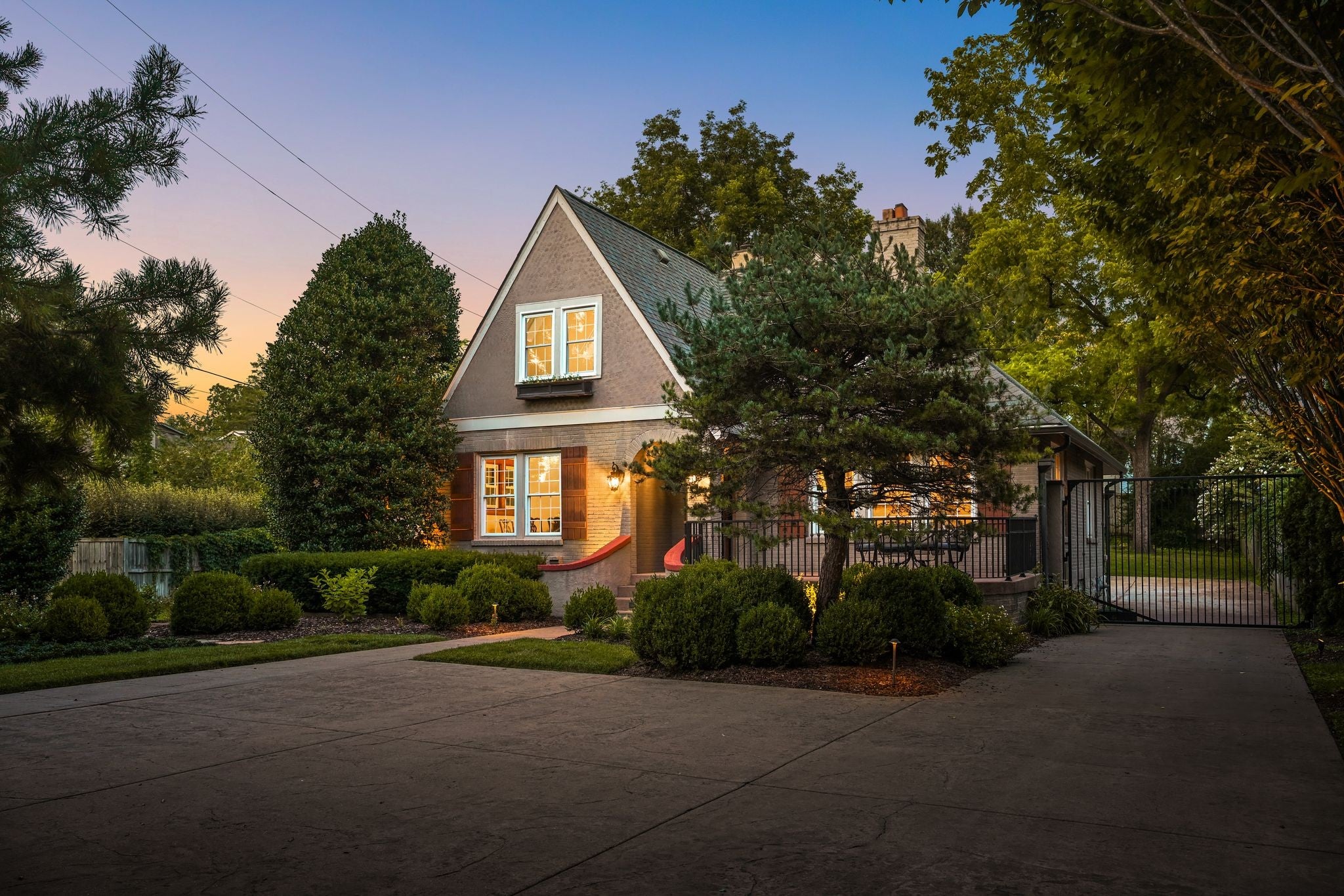 2-bed listing at 204 S Wilson Blvd, Nashville