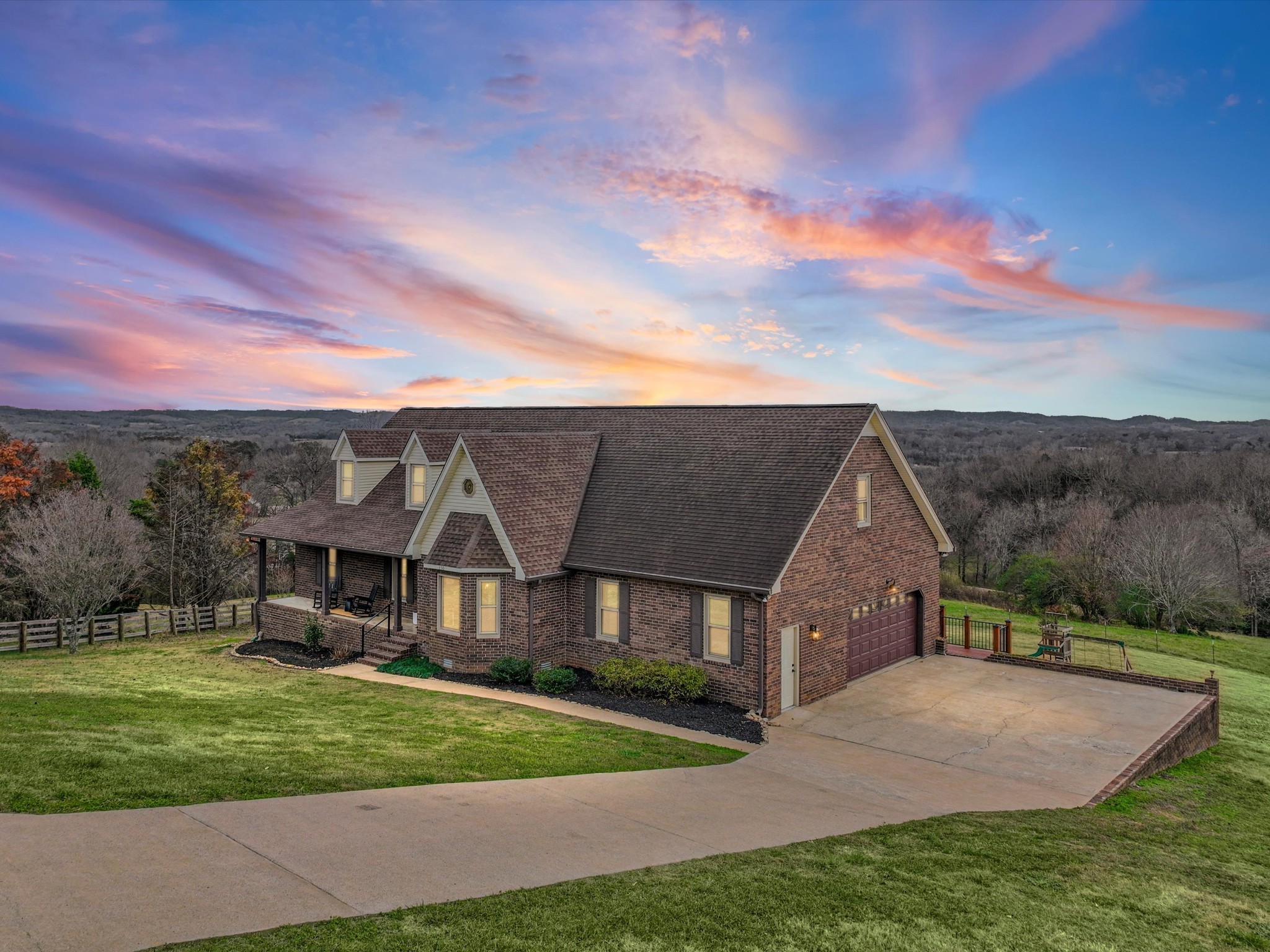 850 Hillwood Dr S