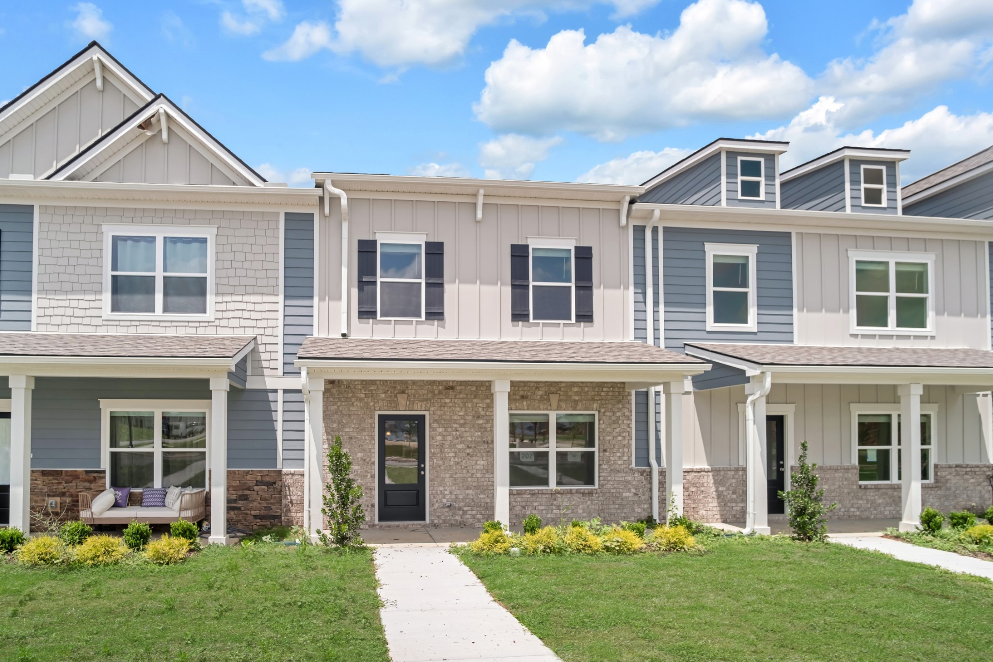 202 Gunnersbury Dr
