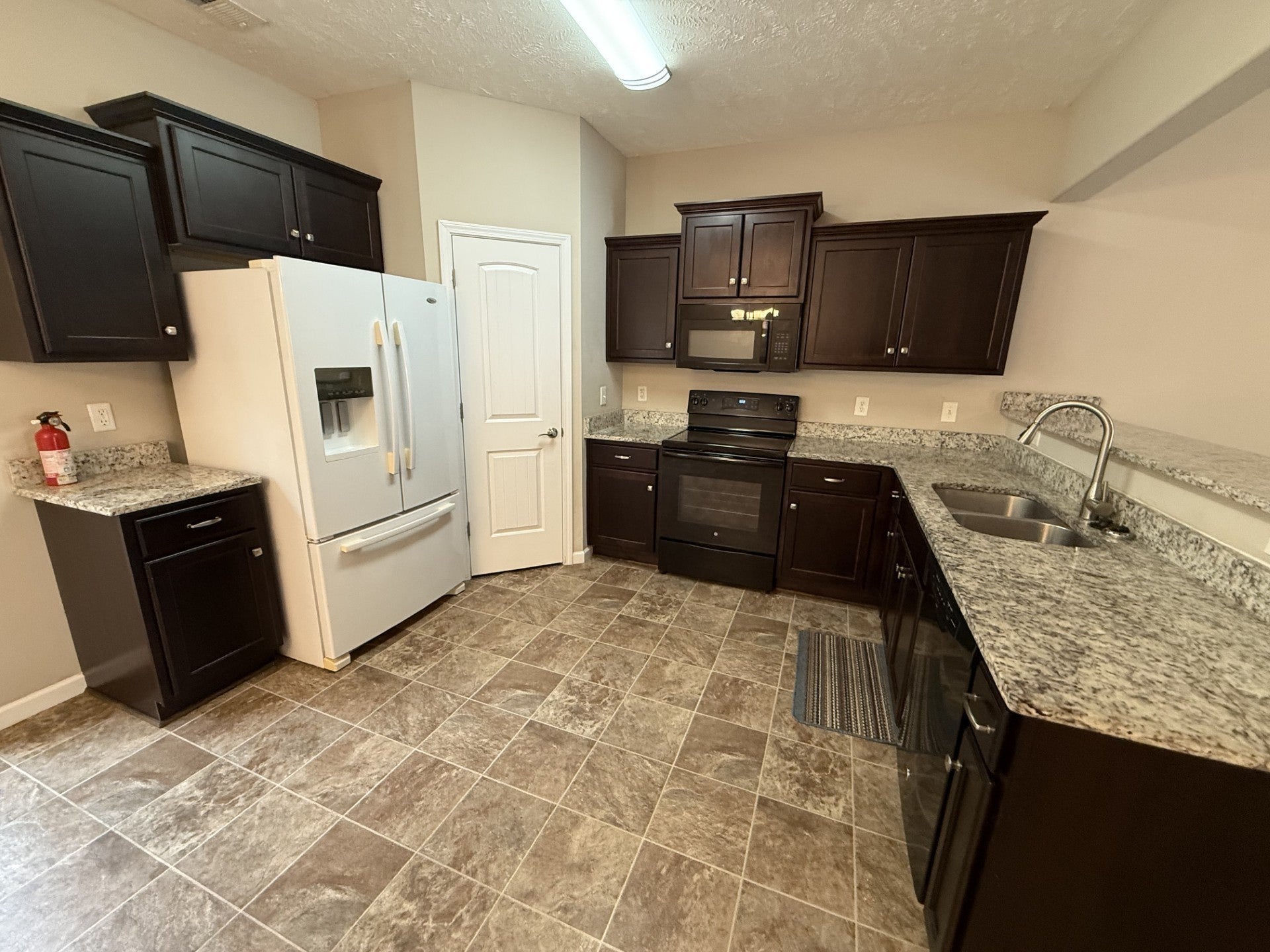 5322 Tony Lama Ln