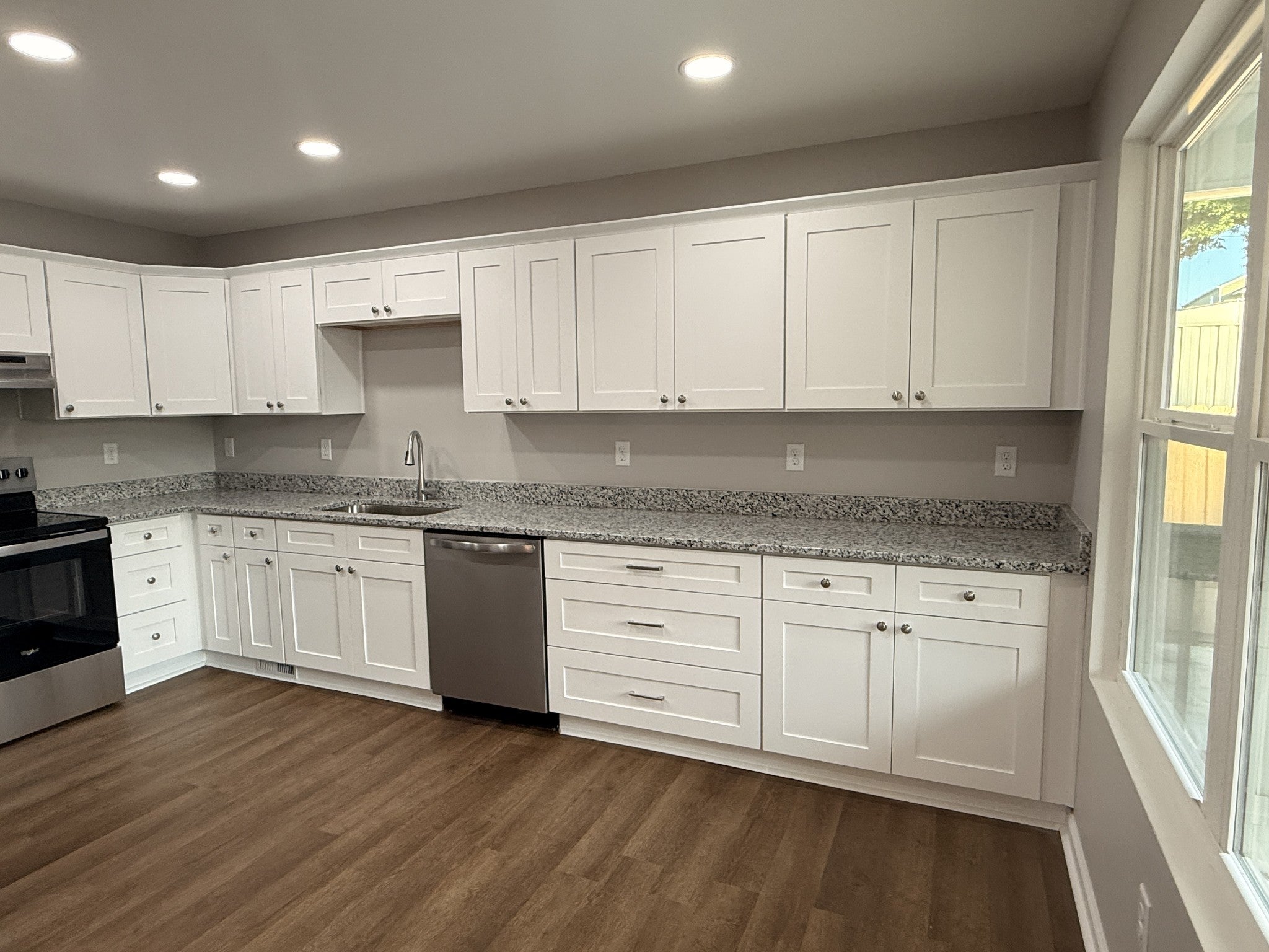 511 Johnson Blvd SE - Photo 4