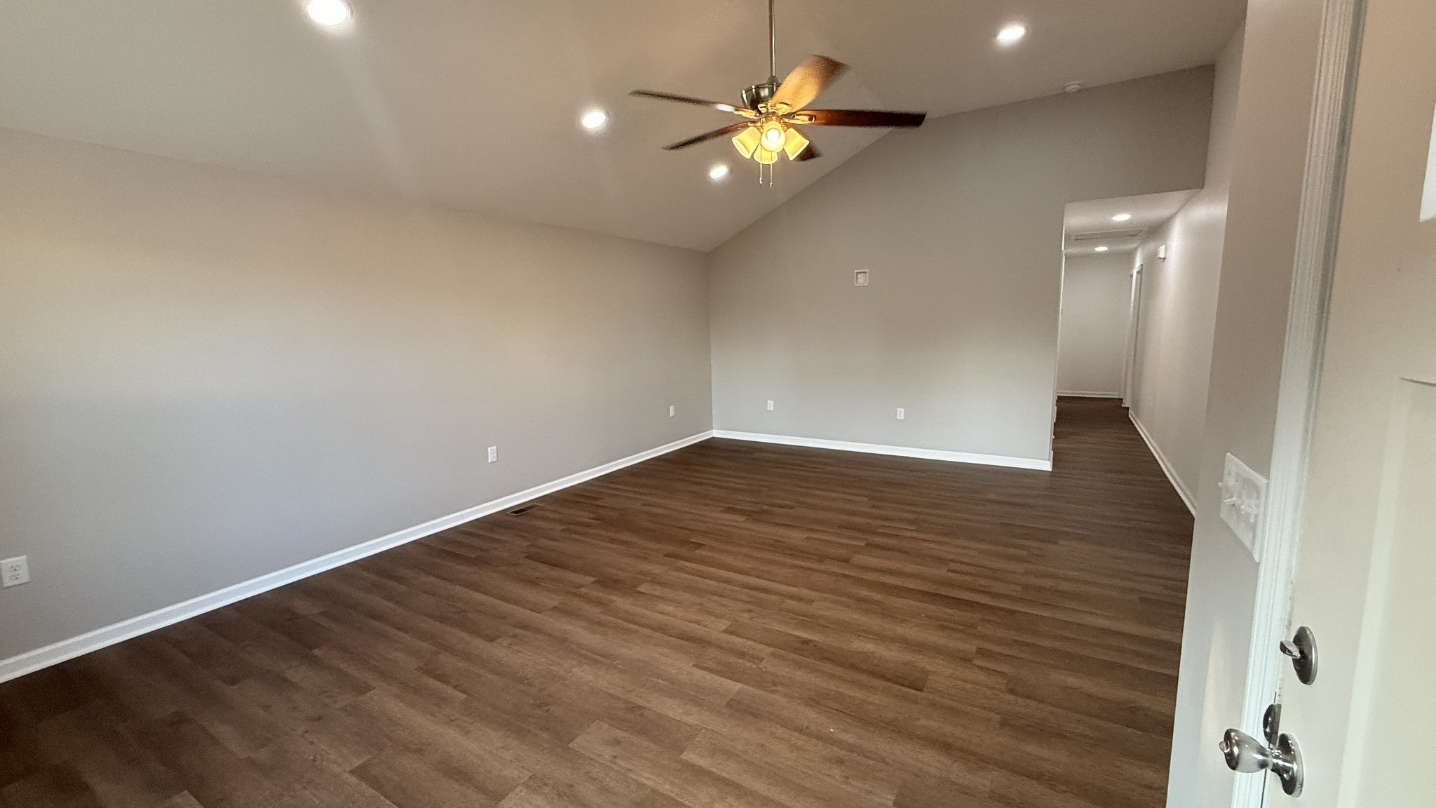 511 Johnson Blvd SE - Photo 2