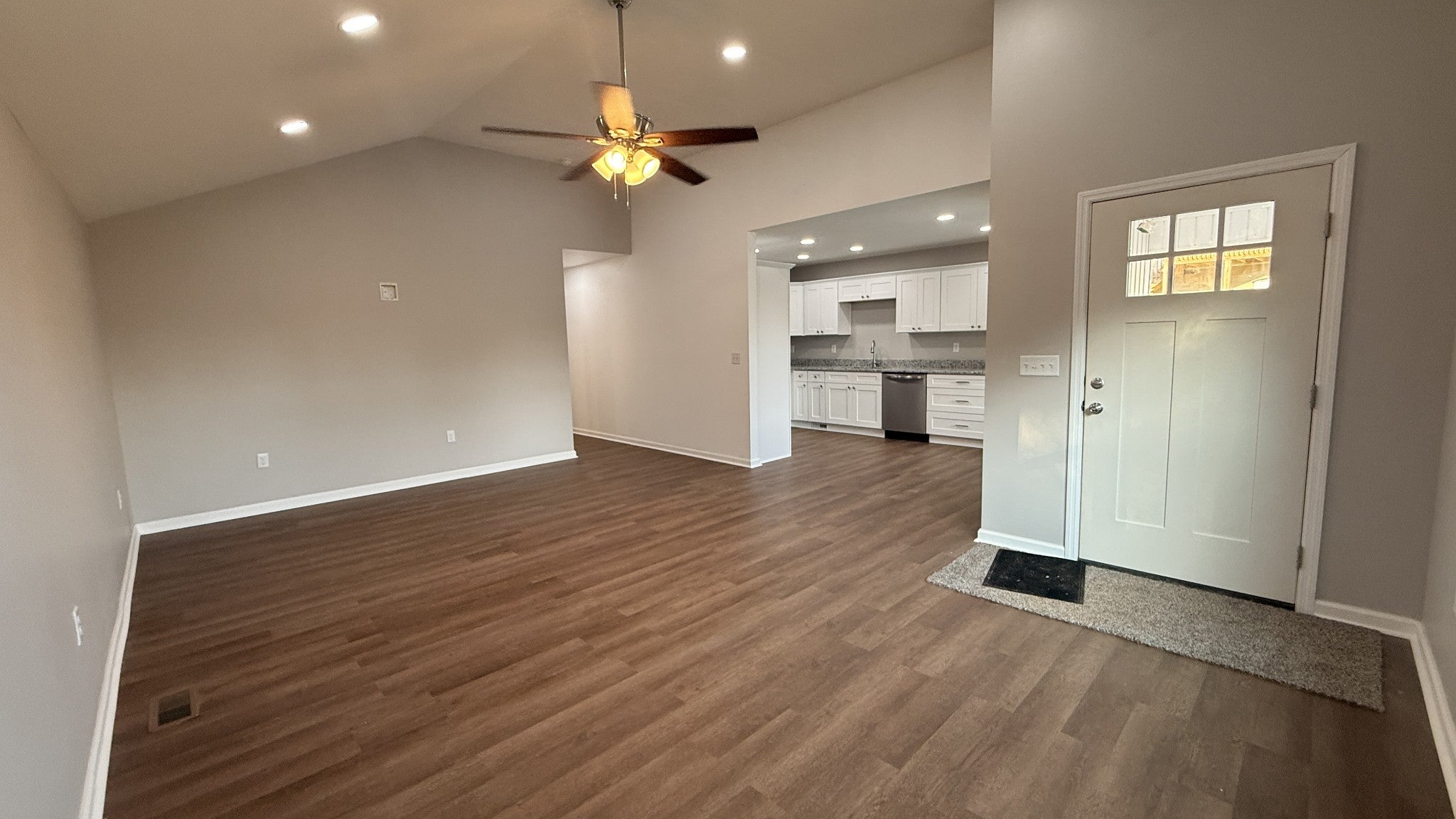 511 Johnson Blvd SE - Photo 3