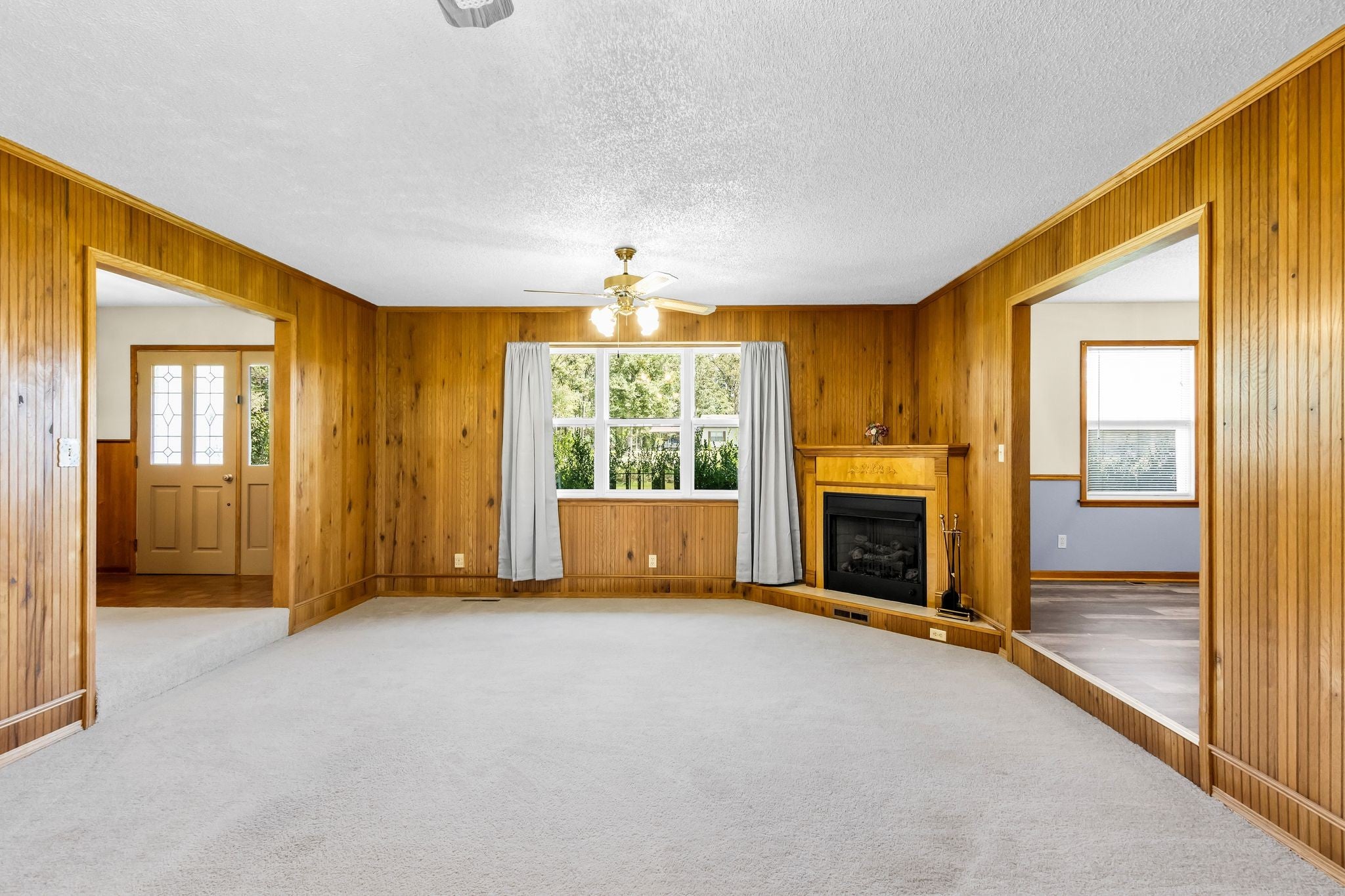 320 Ridgewood Dr
