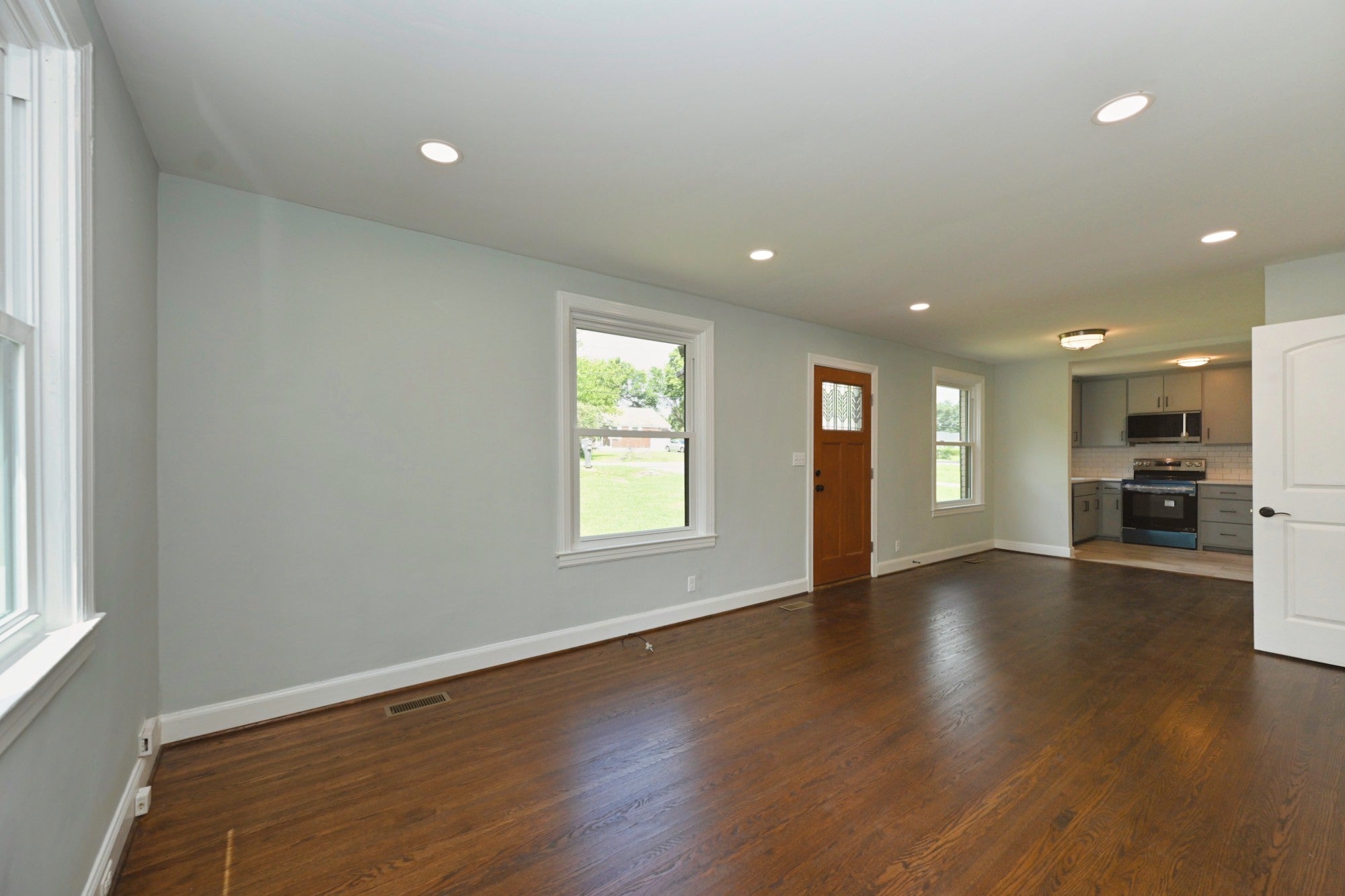 3-bed home for sale in Nashville, TN 37216, 2213 Ridgecrest Dr 2213 Ridgecrest Dr, Nashville TN 37216 3-bed home, photo 4 of 50