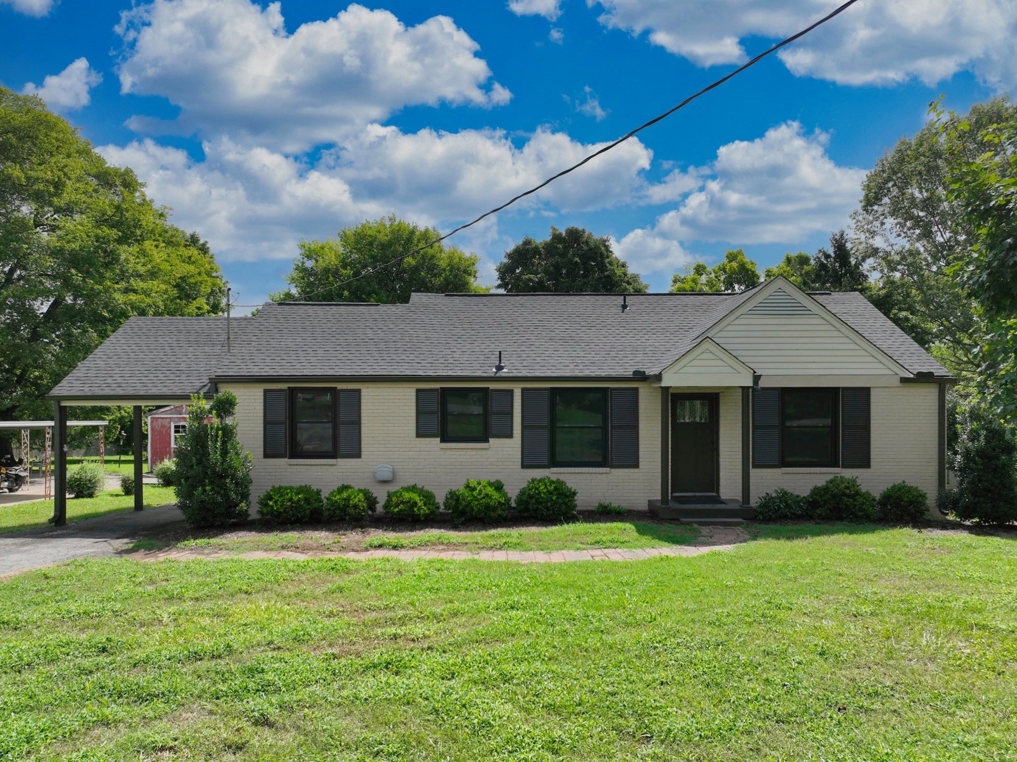 3-bed home for sale in Nashville, TN 37216, 2213 Ridgecrest Dr 2213 Ridgecrest Dr, Nashville TN 37216 3-bed home, photo 1 of 50