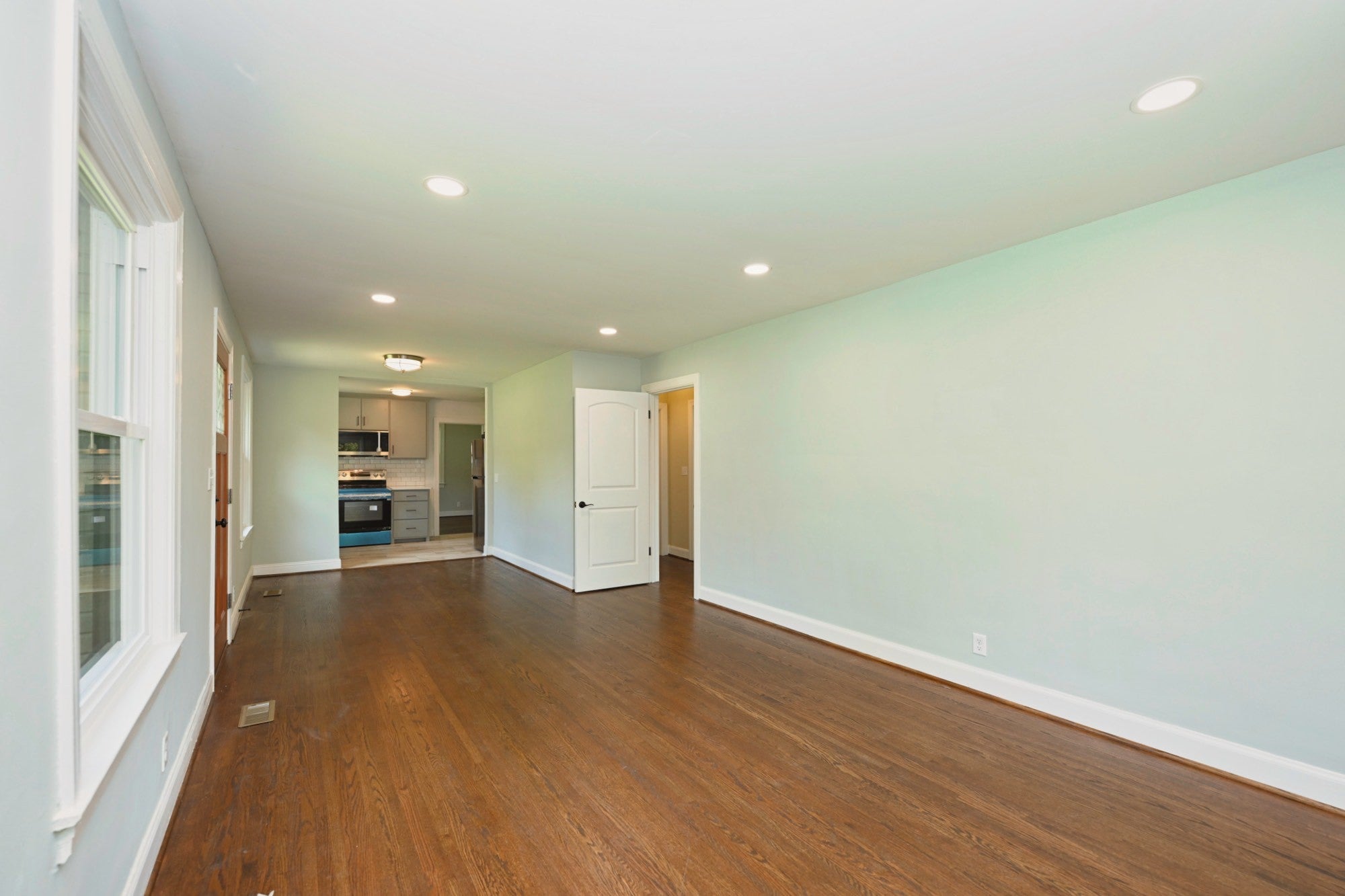 3-bed home for sale in Nashville, TN 37216, 2213 Ridgecrest Dr 2213 Ridgecrest Dr, Nashville TN 37216 3-bed home, photo 5 of 50