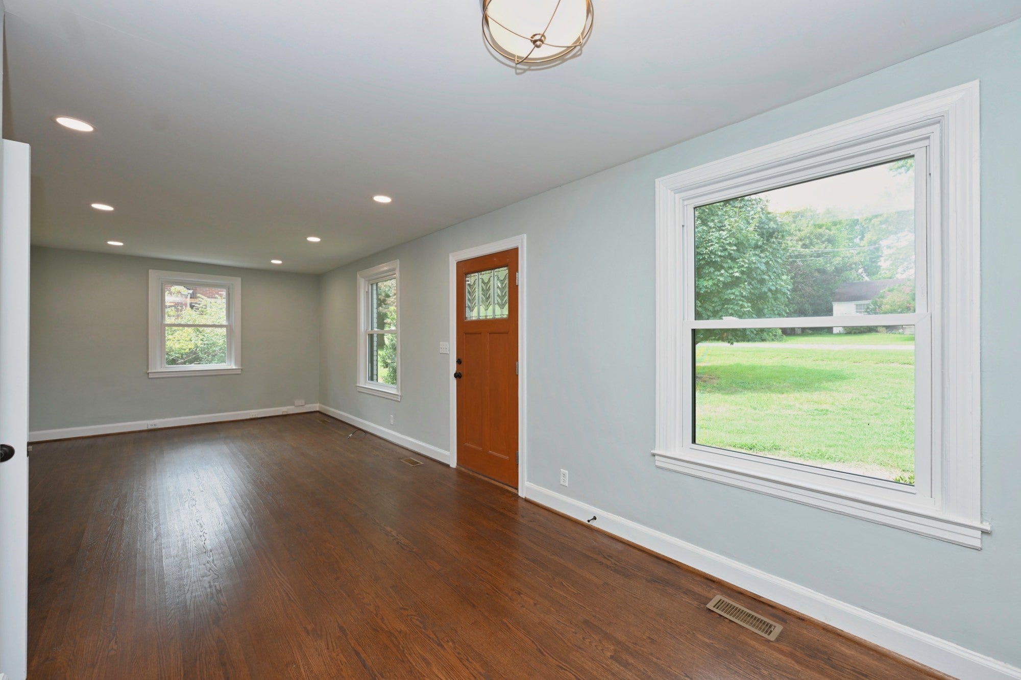 3-bed home for sale in Nashville, TN 37216, 2213 Ridgecrest Dr 2213 Ridgecrest Dr, Nashville TN 37216 3-bed home, photo 3 of 50