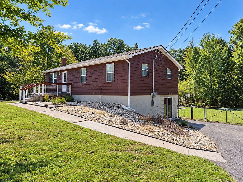 370 Homestead Circle NE
