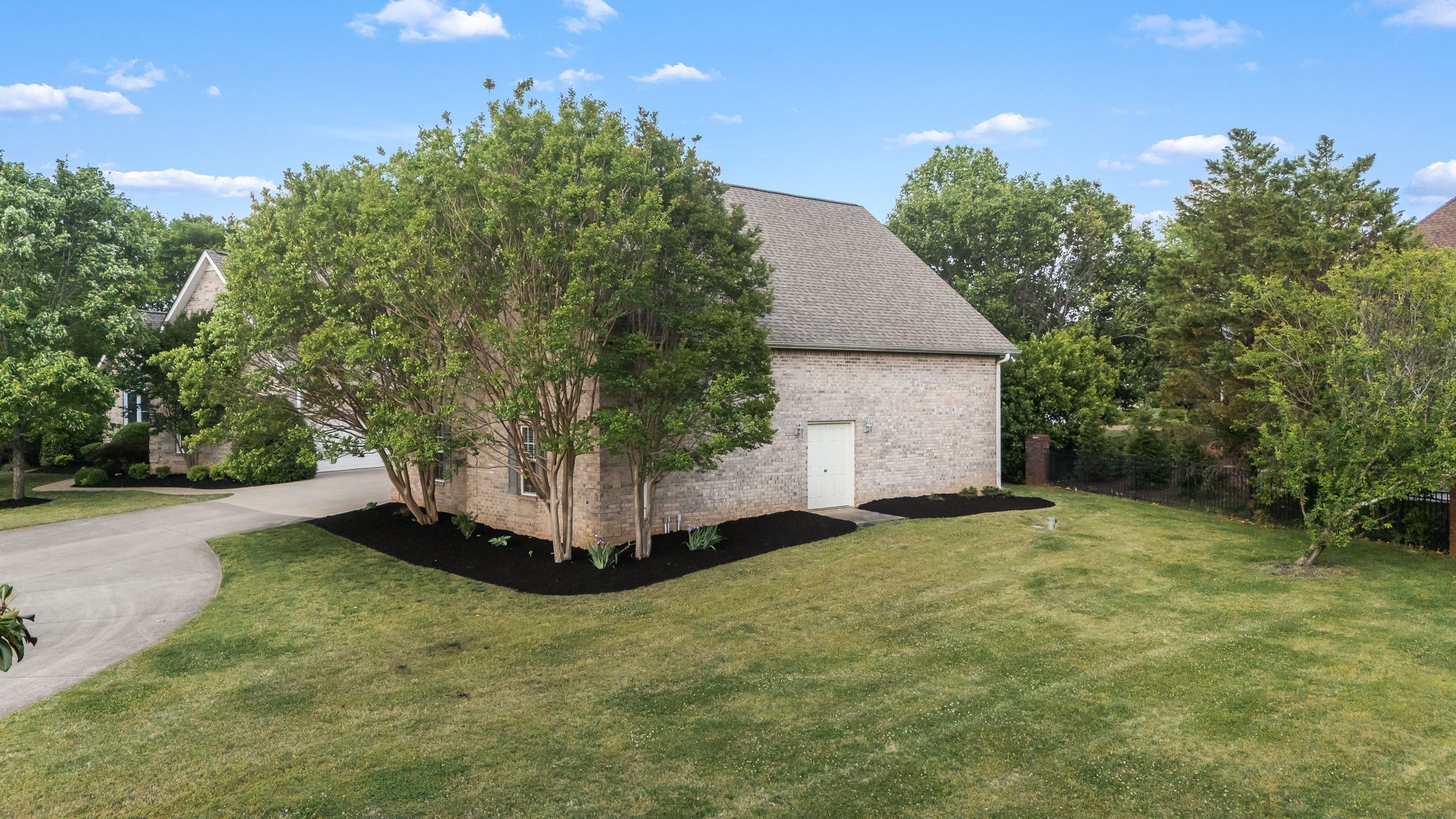 3418 Lawncrest Cv