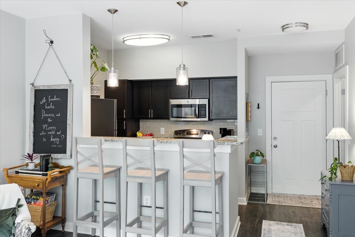 414 Rosedale Ave 211