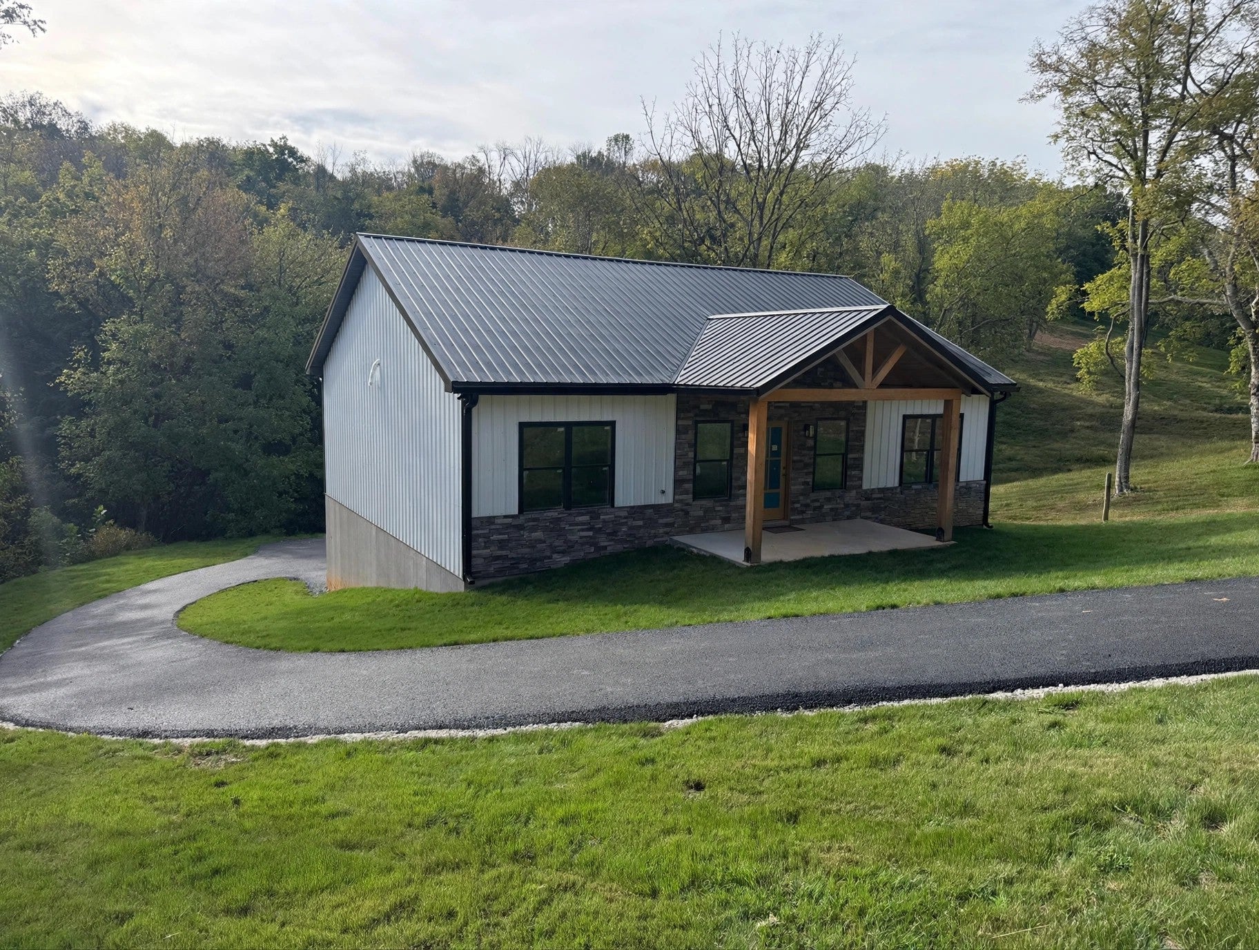 4531 Moore Ln