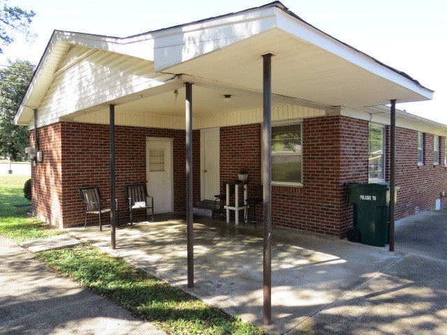 1205 Mill St