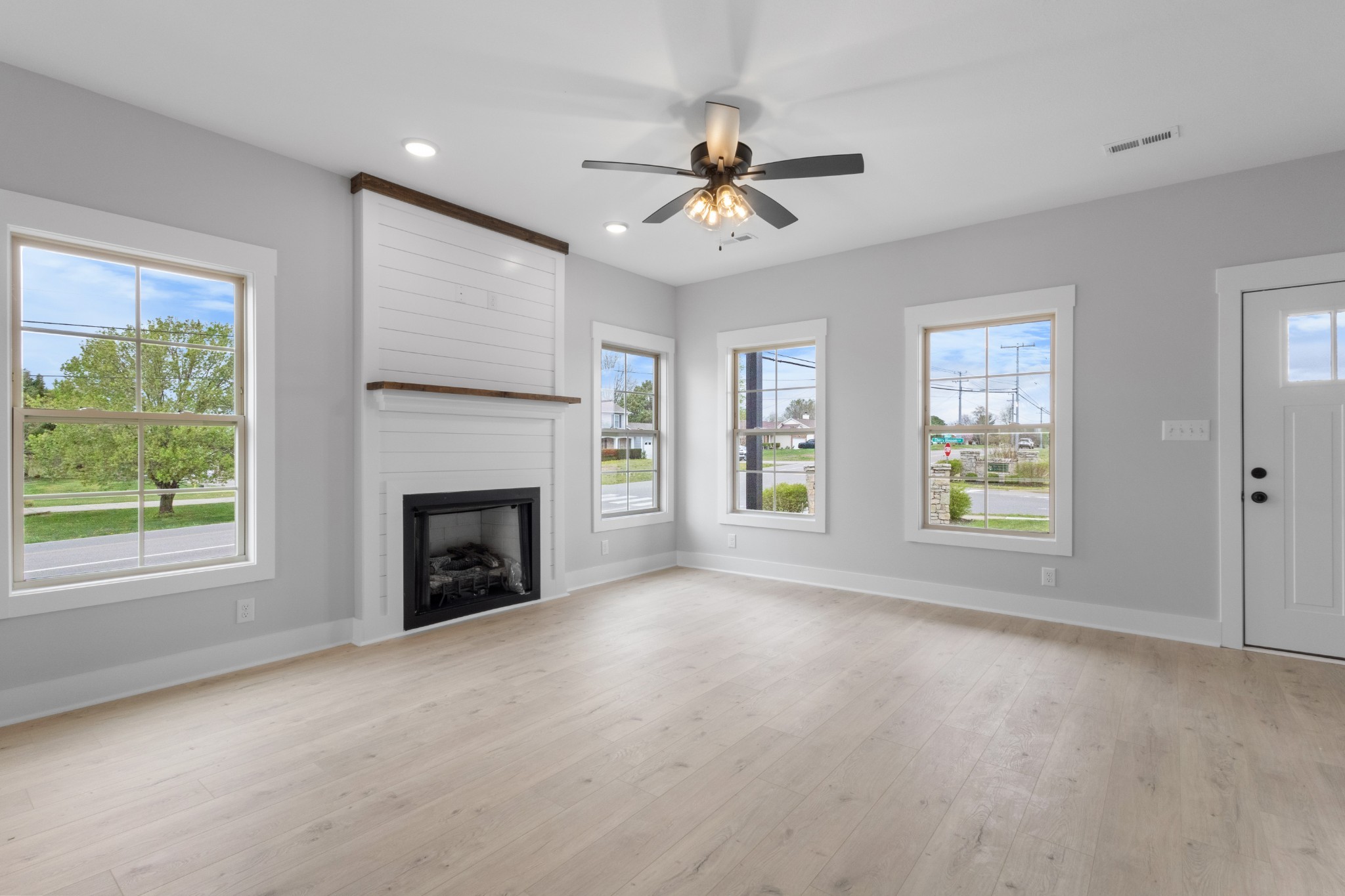 1076 Cherry Blossom Ln