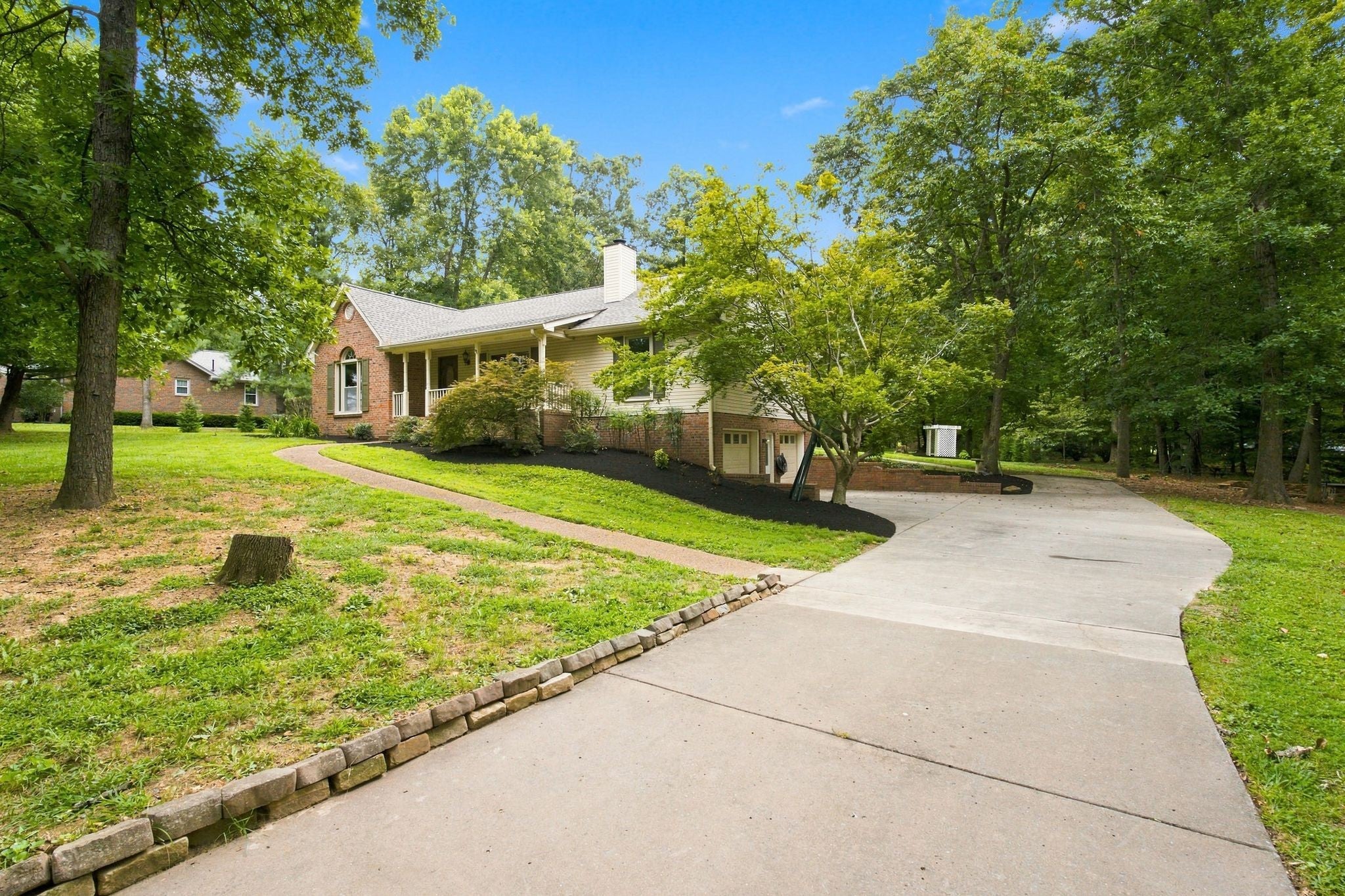 5038 Windland Dr