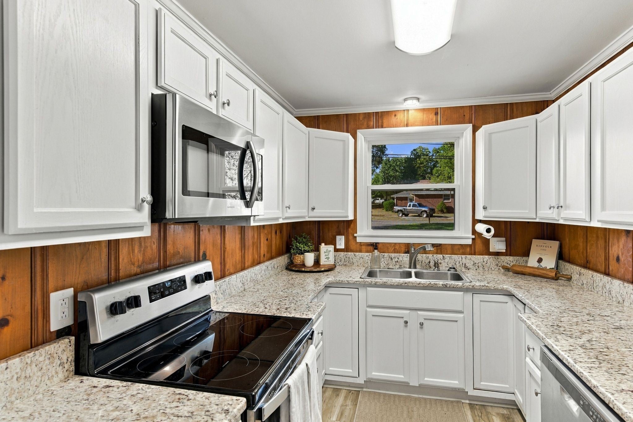 401 Mitchell Ave