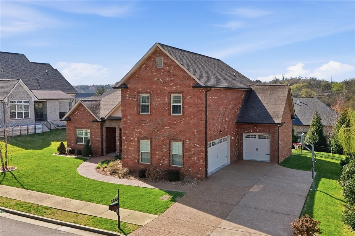 604 Pickett Dr