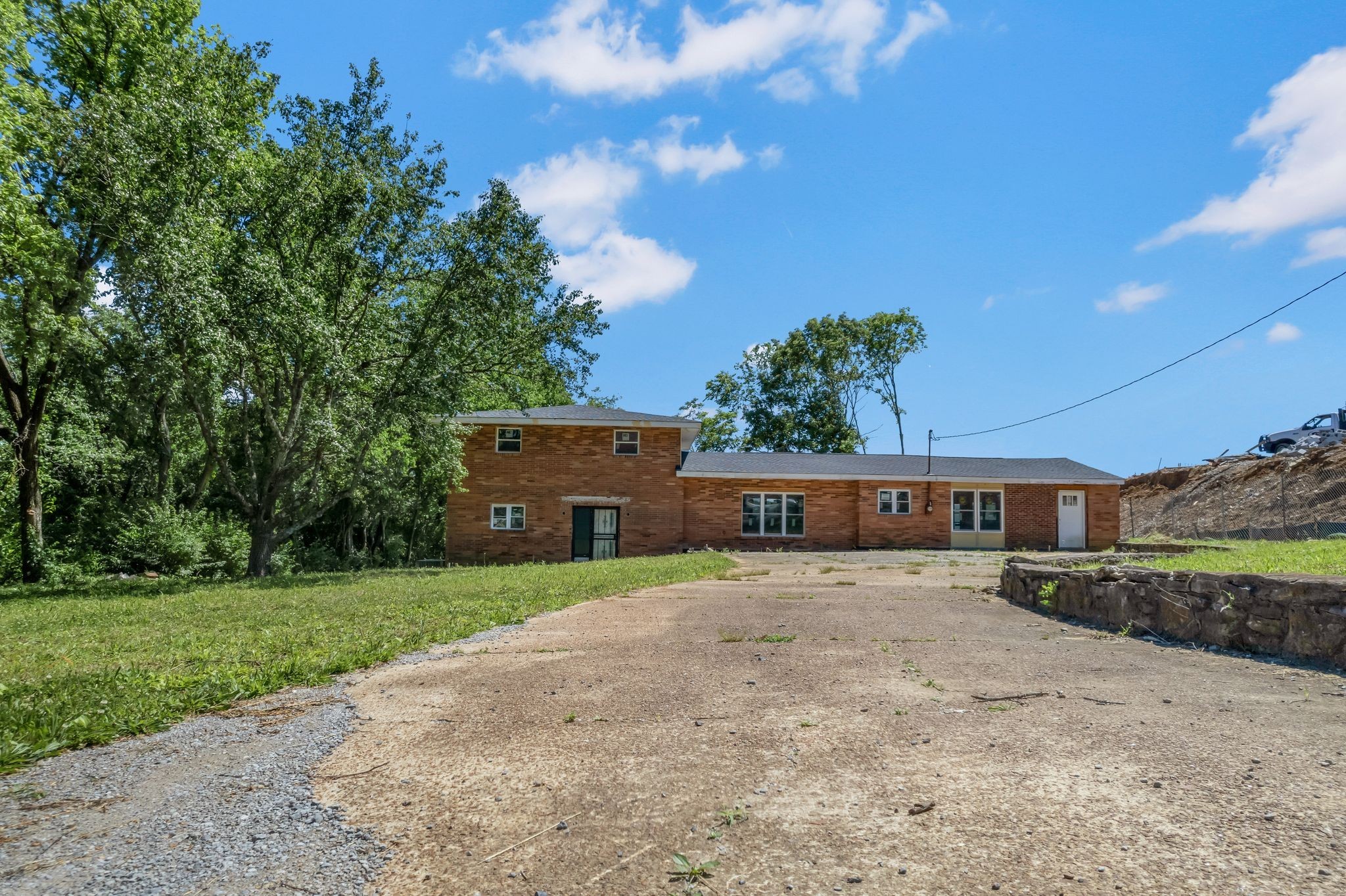 605 Creative Way