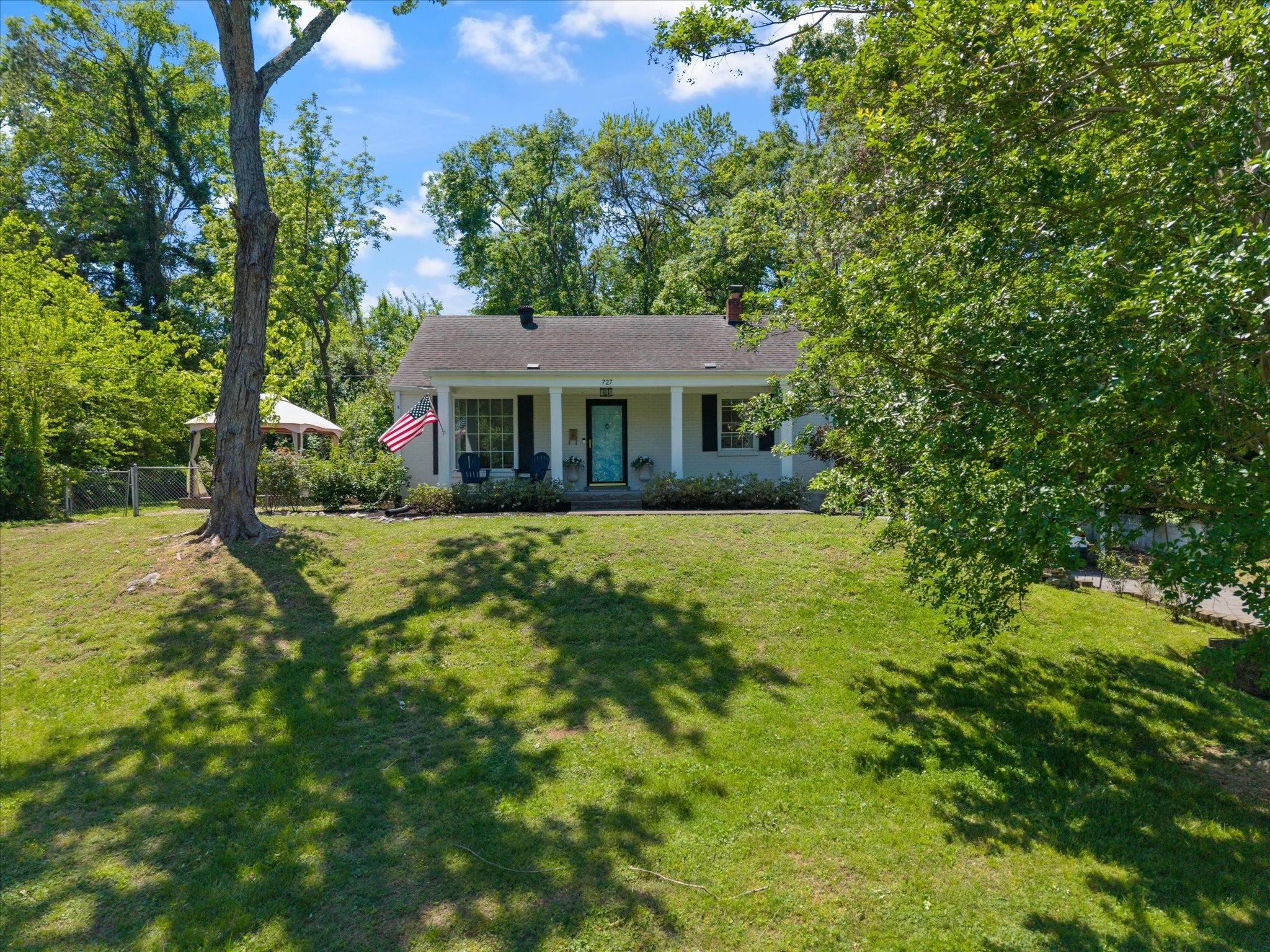 3-bed listing at 727 Woodmere Dr, Nashville