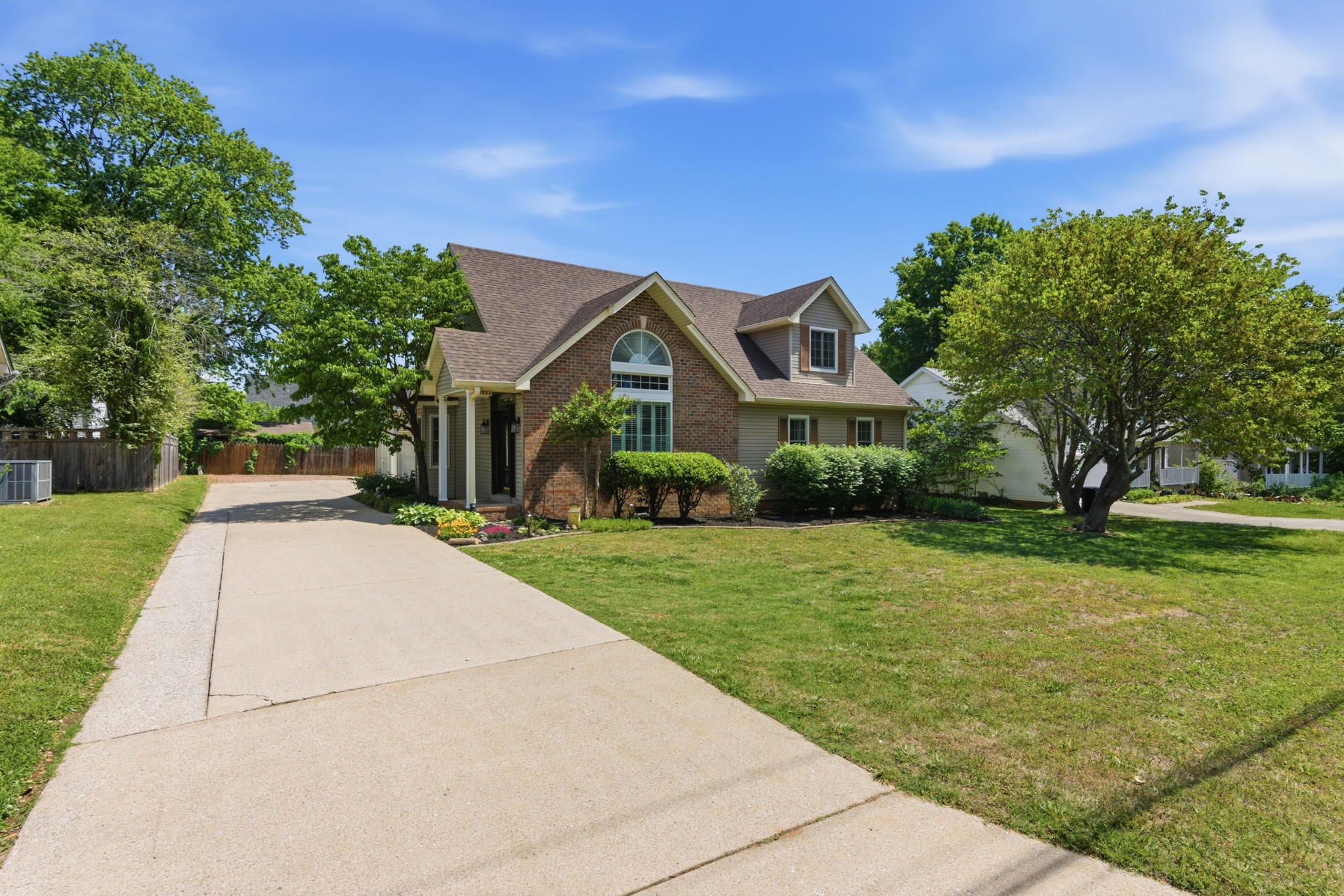 1223 Cason Ln